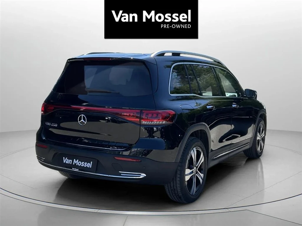 Mercedes-Benz-EQB-image-4