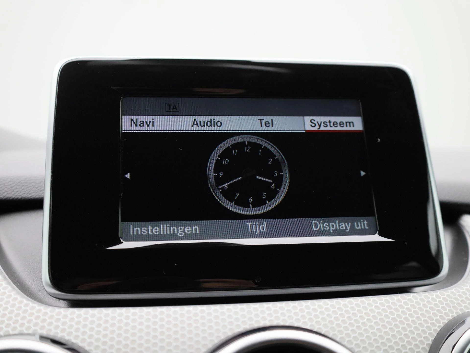 Mercedes-Benz-B-Klasse-image-26