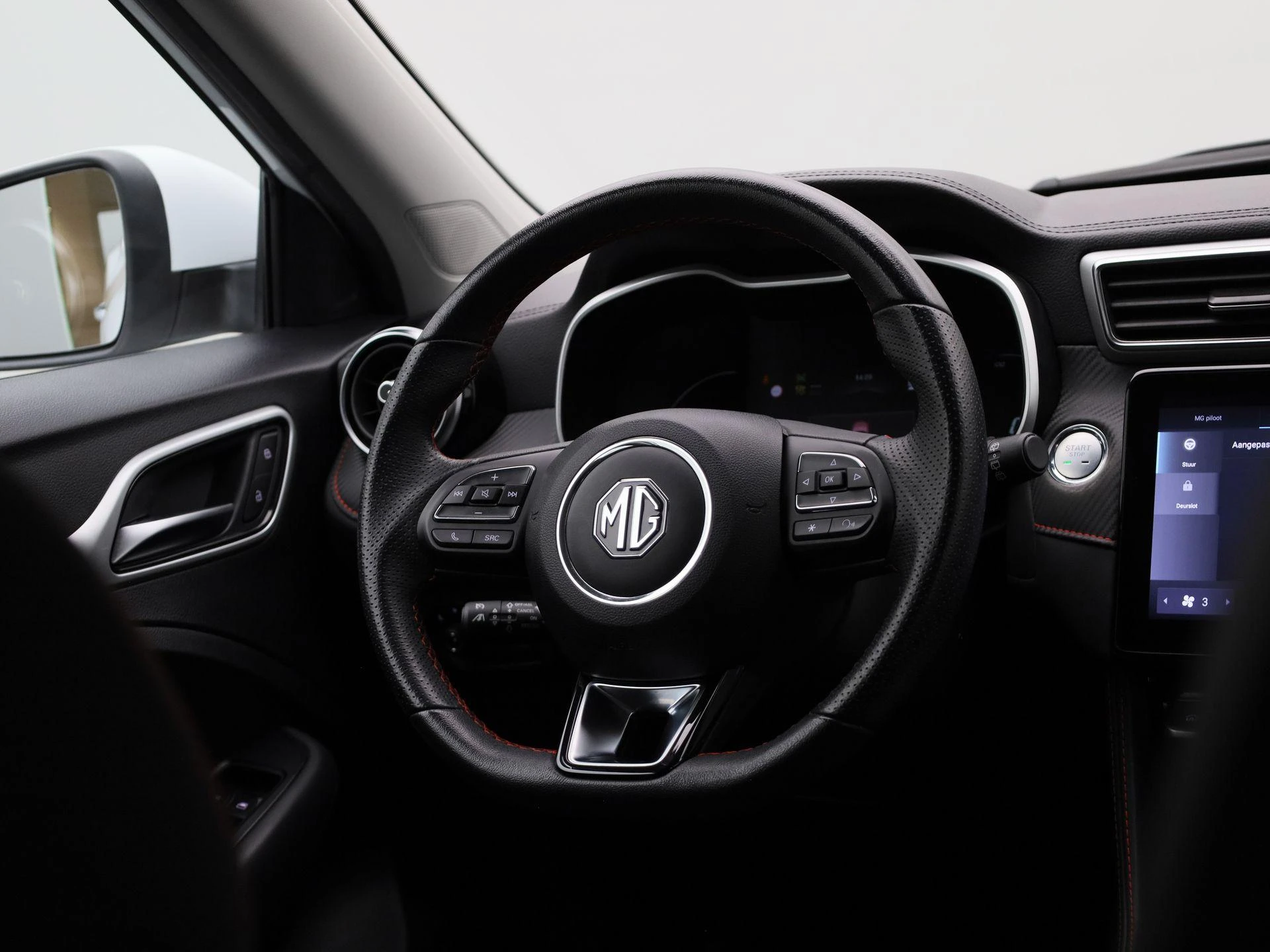 MG-ZS EV-image-35