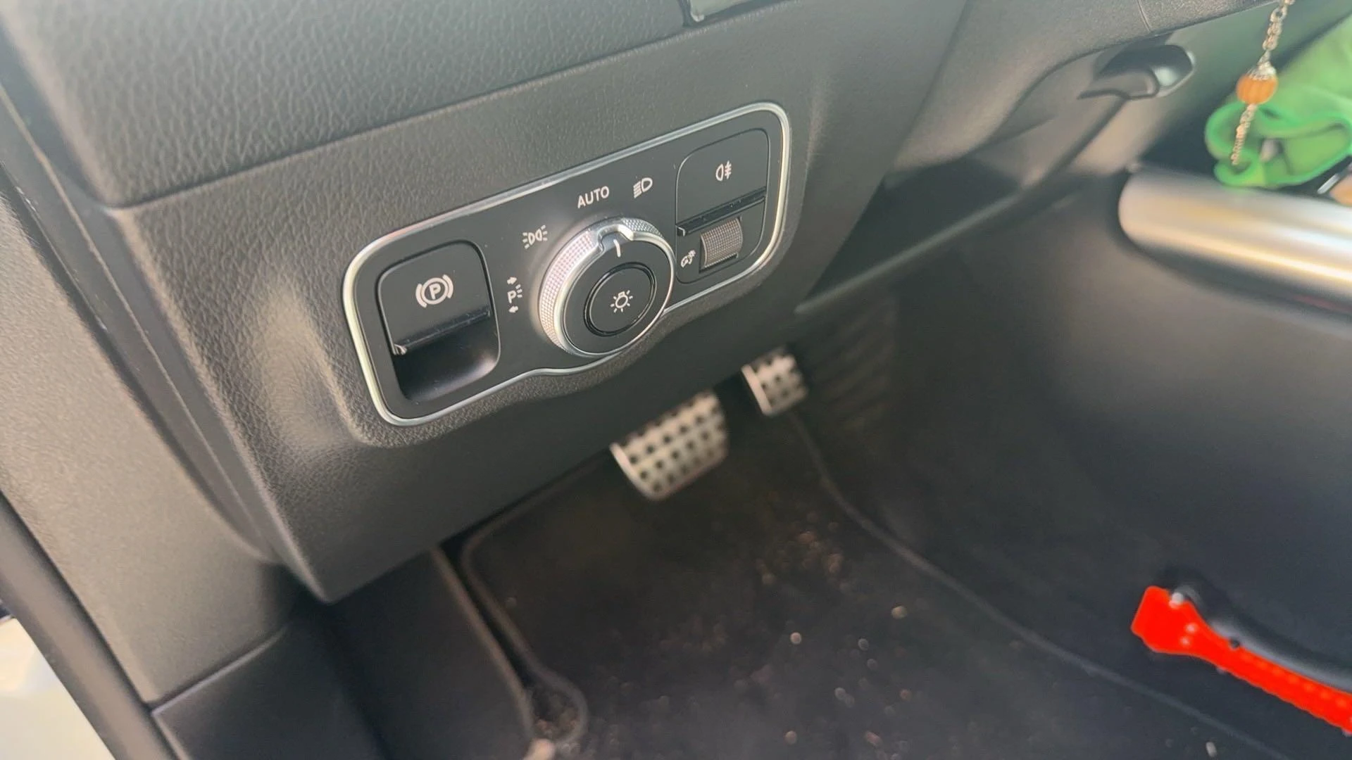 Mercedes-Benz-B-Klasse-image-11
