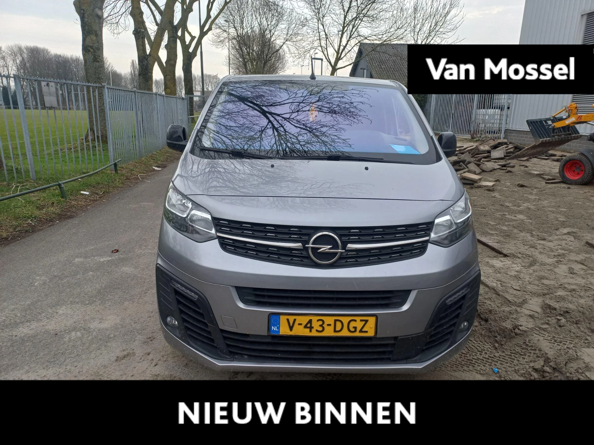 Opel-Vivaro-image-0