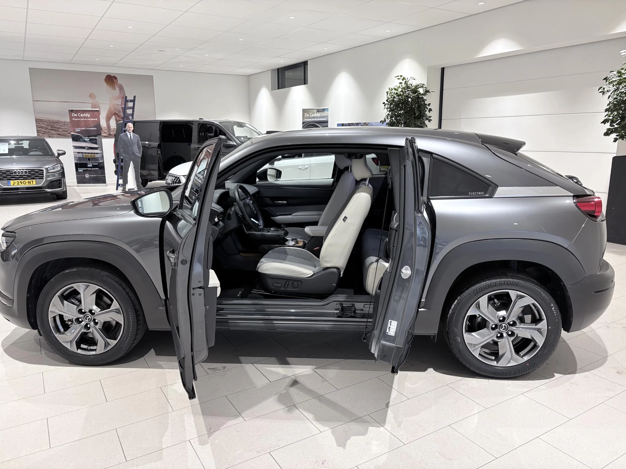 Mazda MX-30 e-SkyActiv 145 First Edition 36 kWh