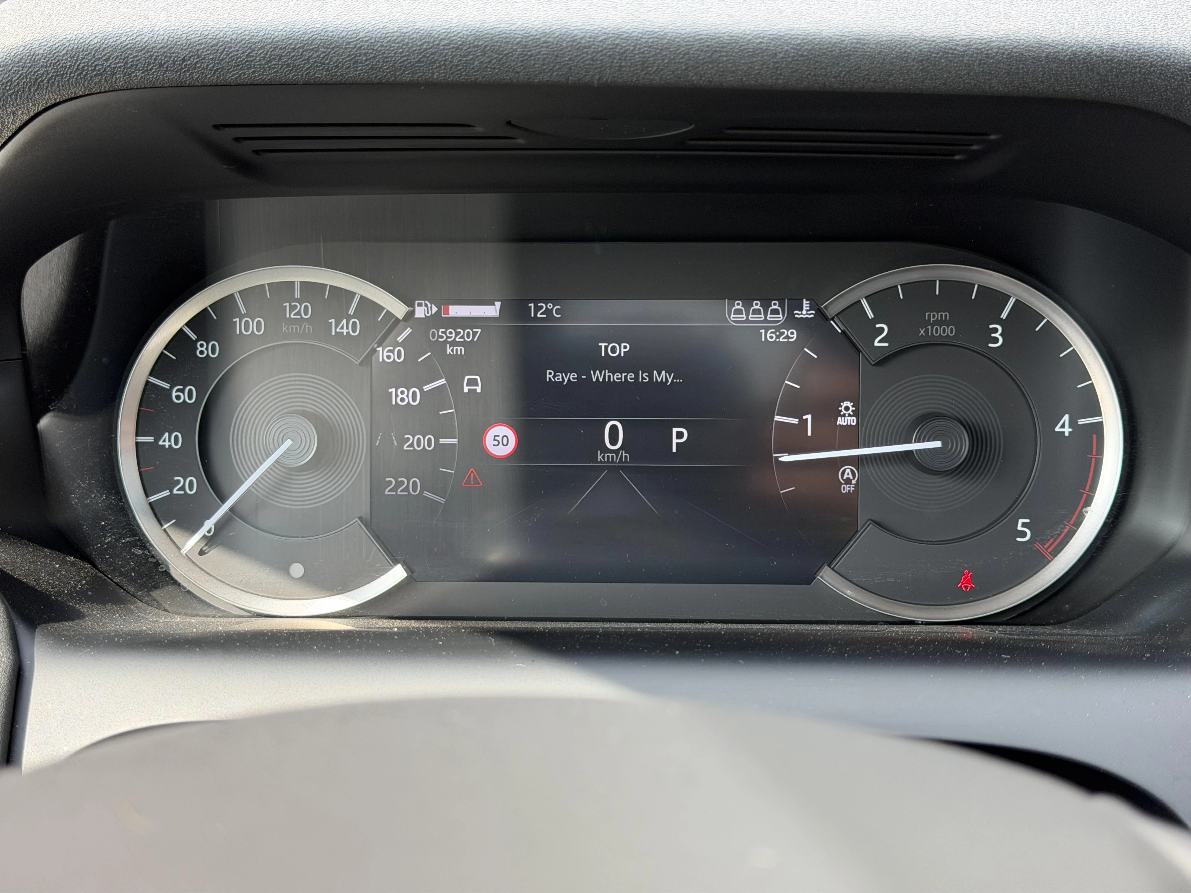 Land Rover-Discovery Sport-image-21