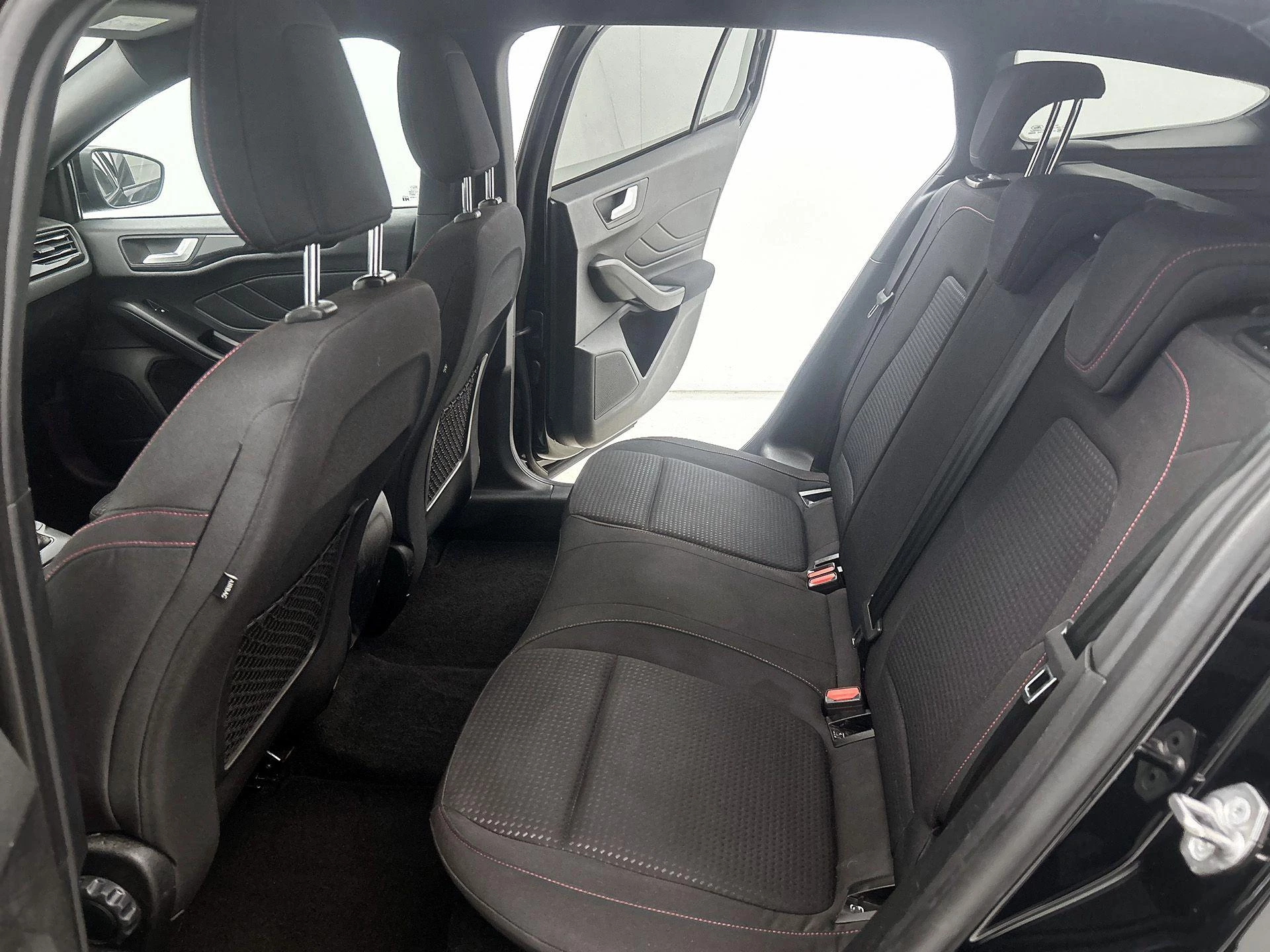 Ford Focus Wagon 1.0 EcoBoost ST Line Business