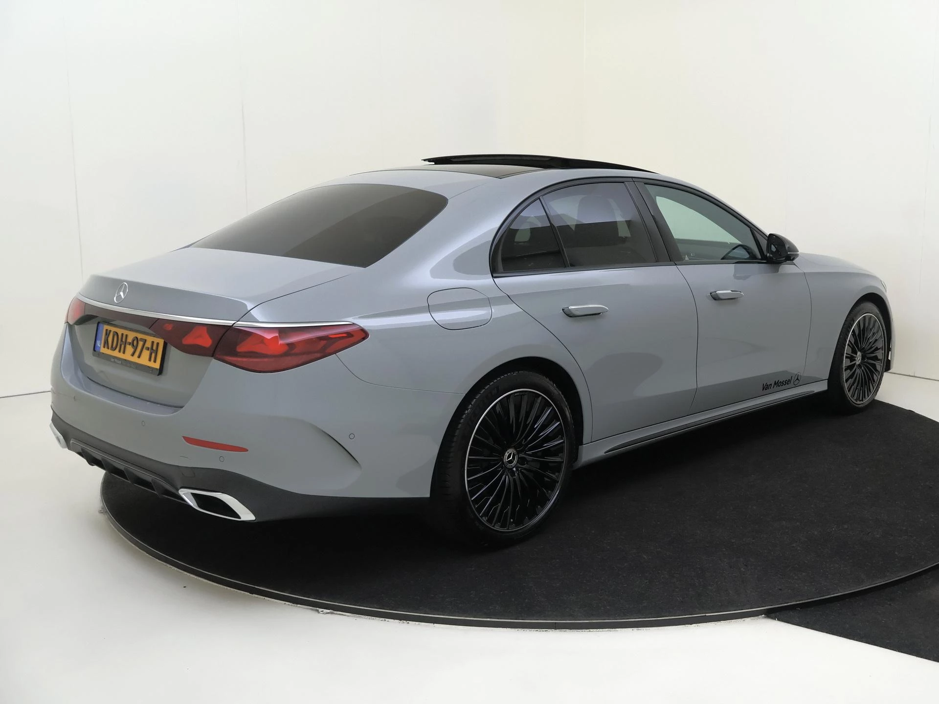 Mercedes-Benz E-Klasse 400 e 4MATIC AMG Line
