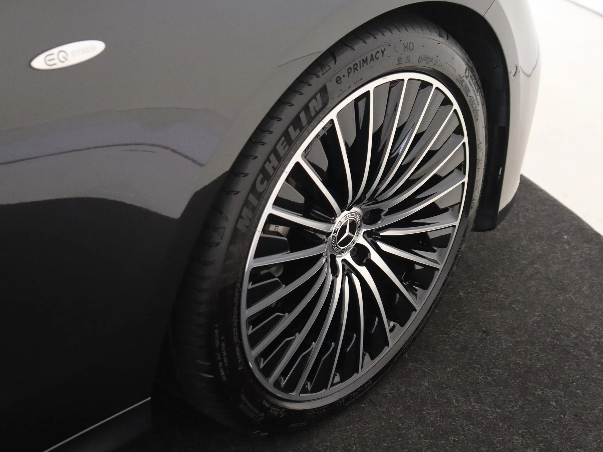 Mercedes-Benz-E-Klasse-image-32