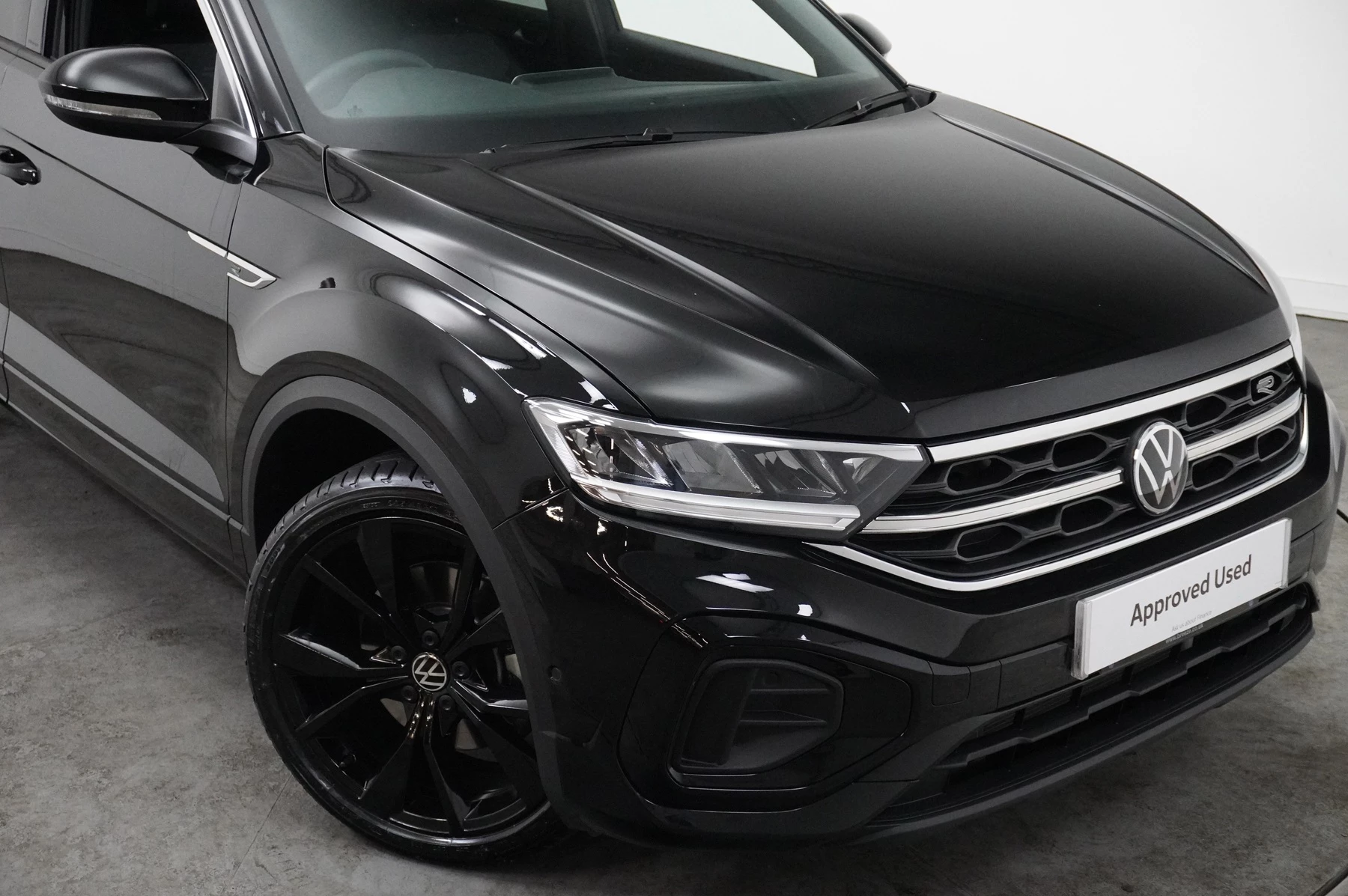 Volkswagen-T-Roc-image-39