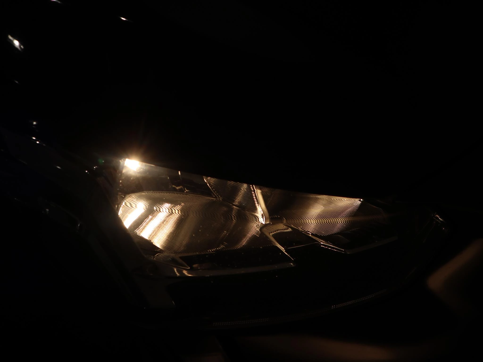 Peugeot-208-image-22