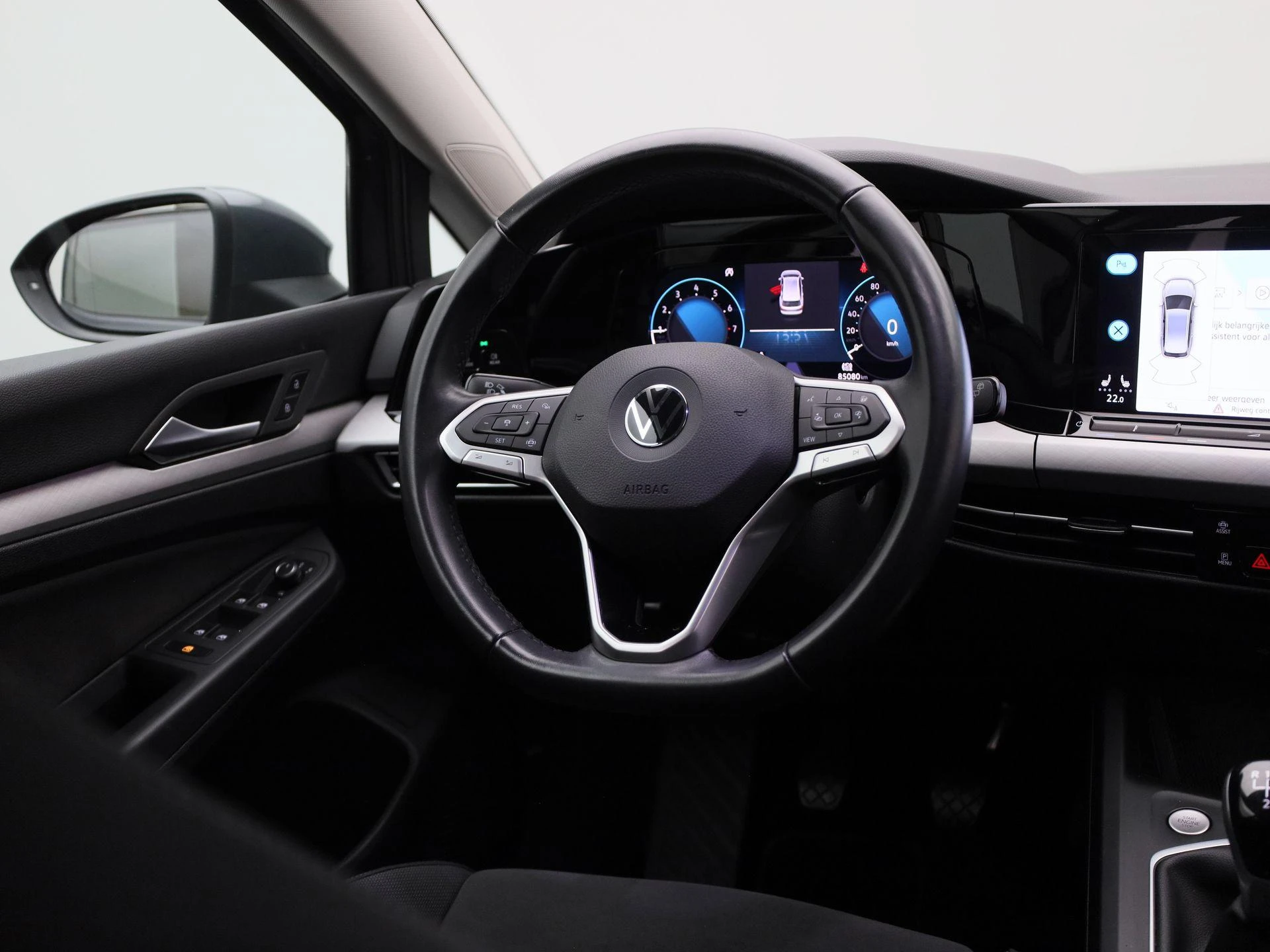 Volkswagen-Golf-image-8