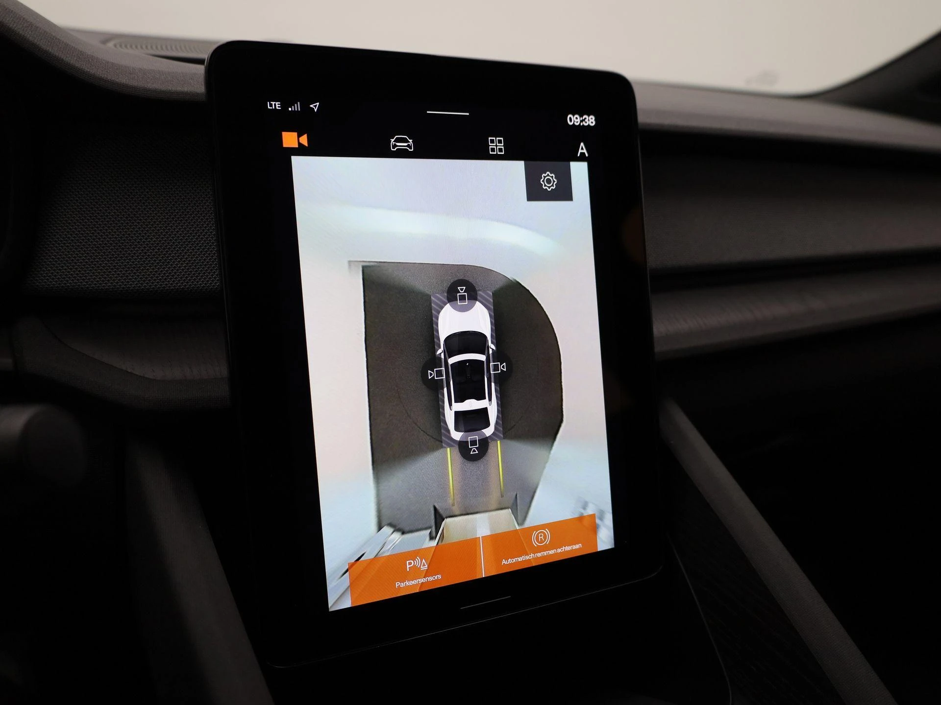 Polestar-2-image-28