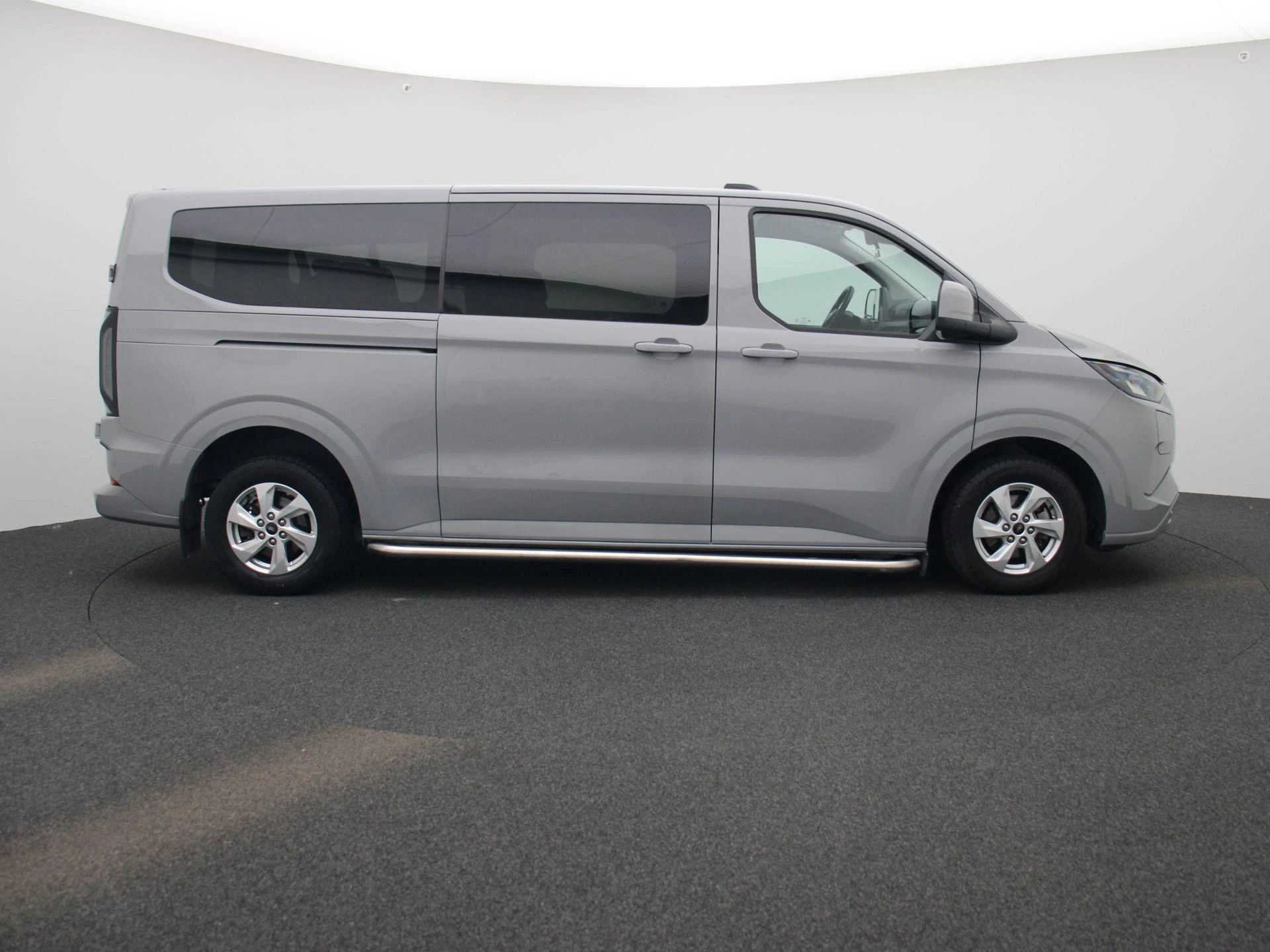 Ford-Transit Custom-image-5