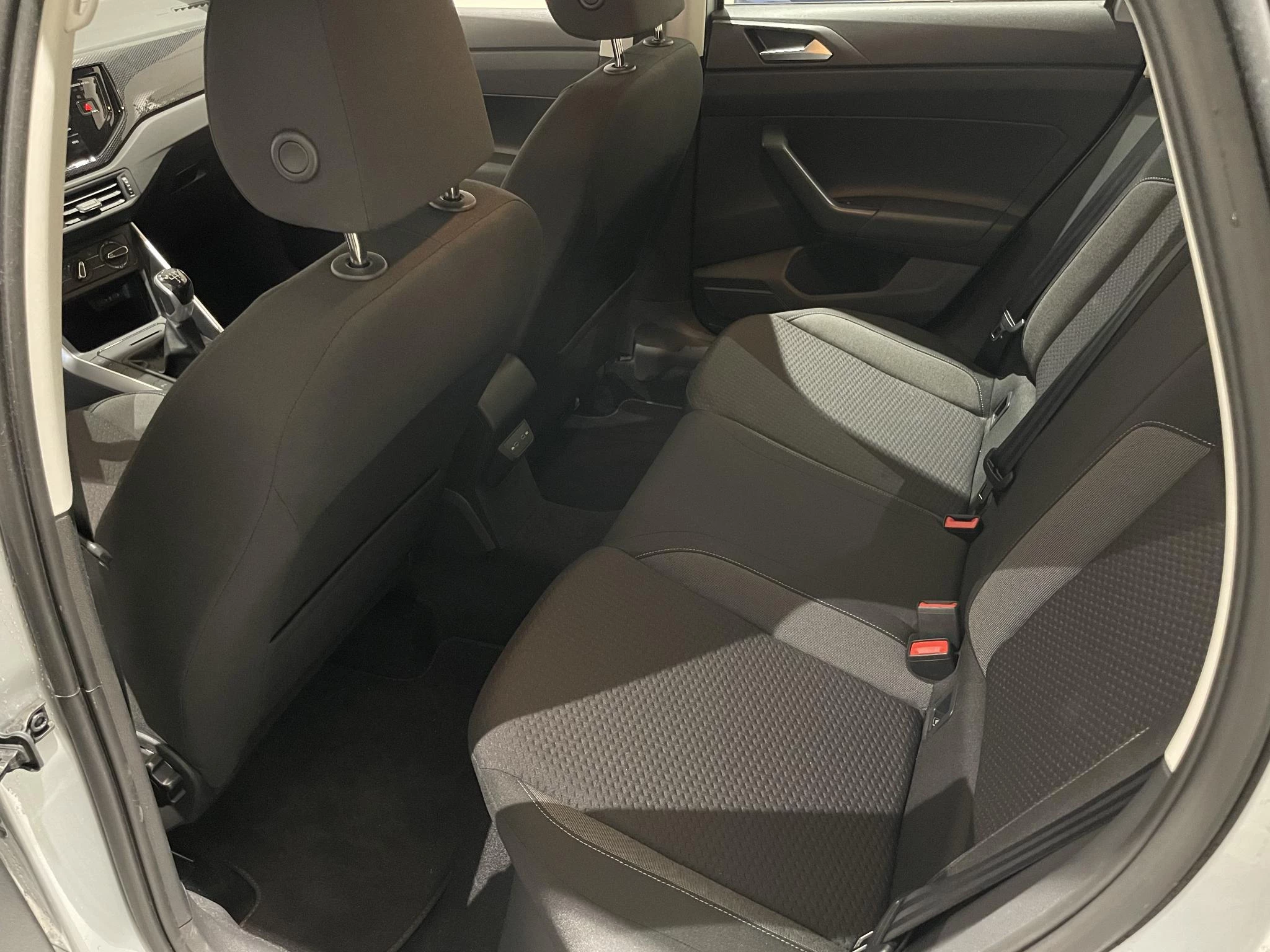 Volkswagen-Polo-image-8