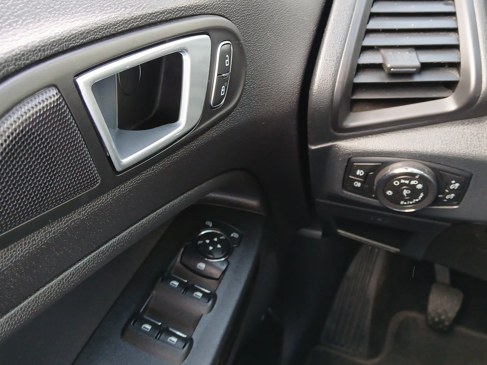Ford-EcoSport-image-16