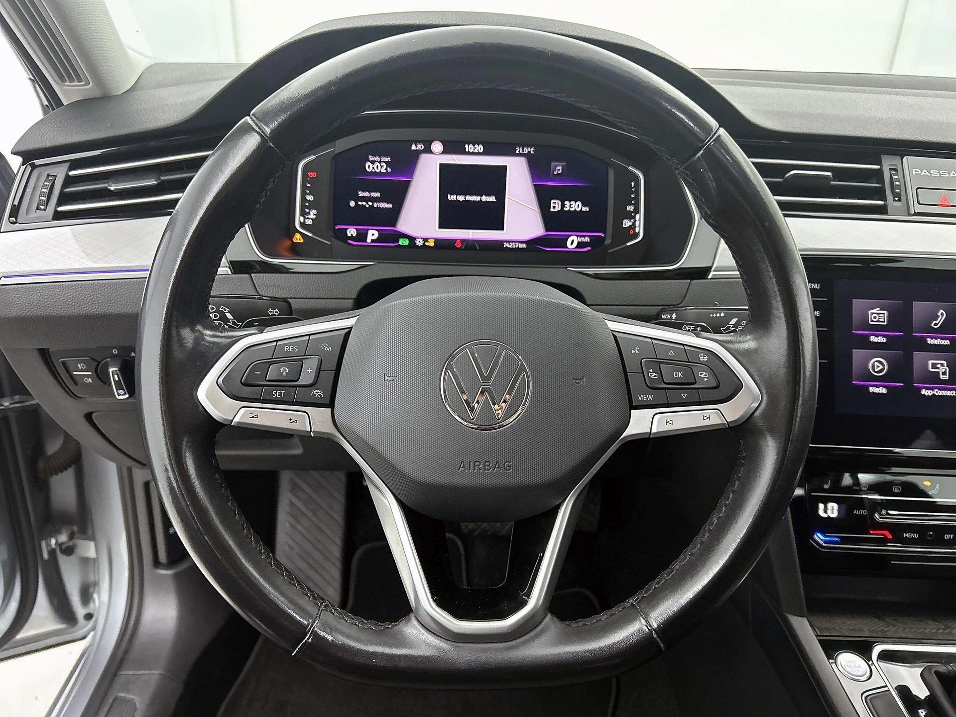 Volkswagen-Passat-image-15