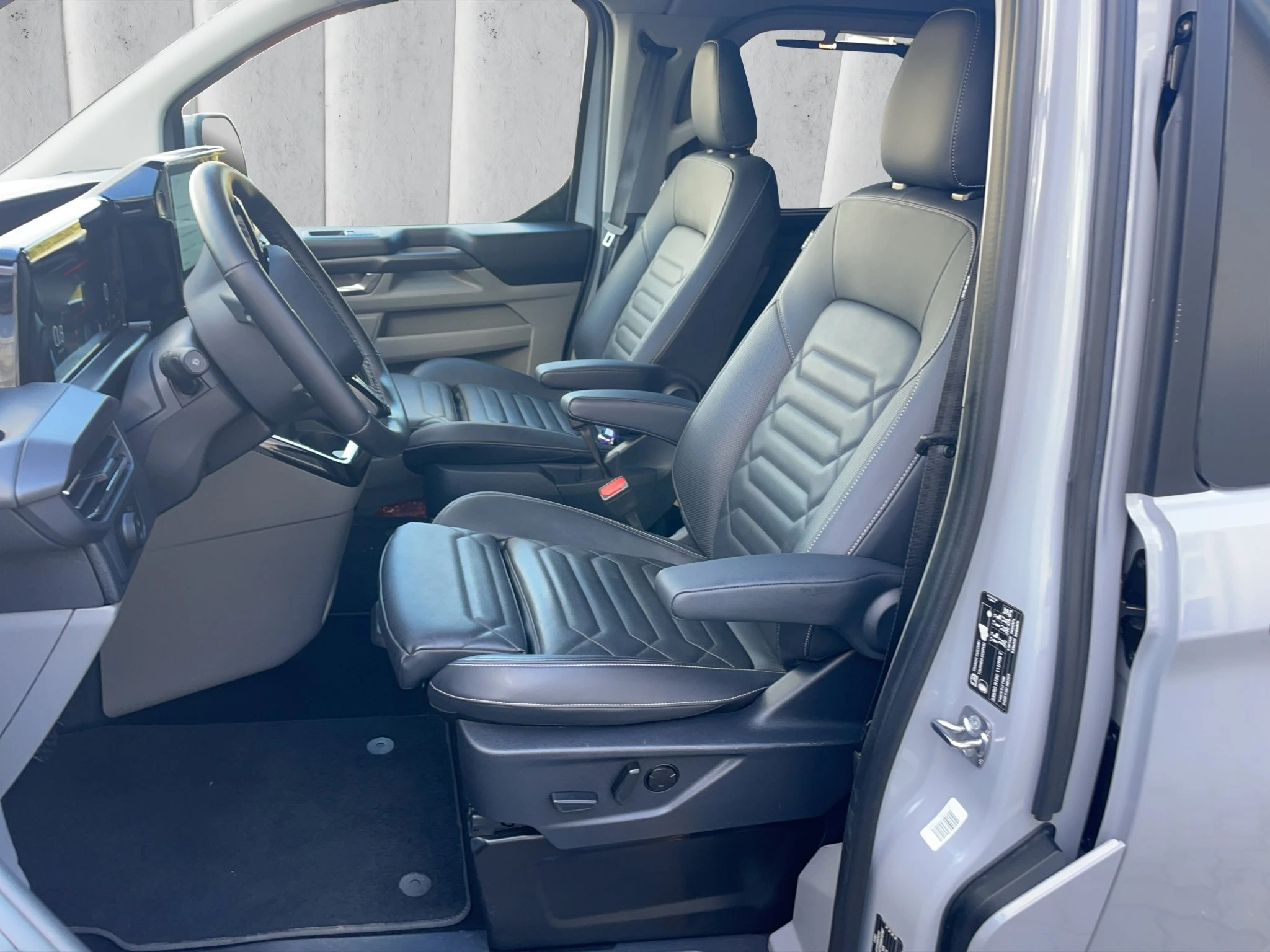 Ford-Tourneo Custom-image-9