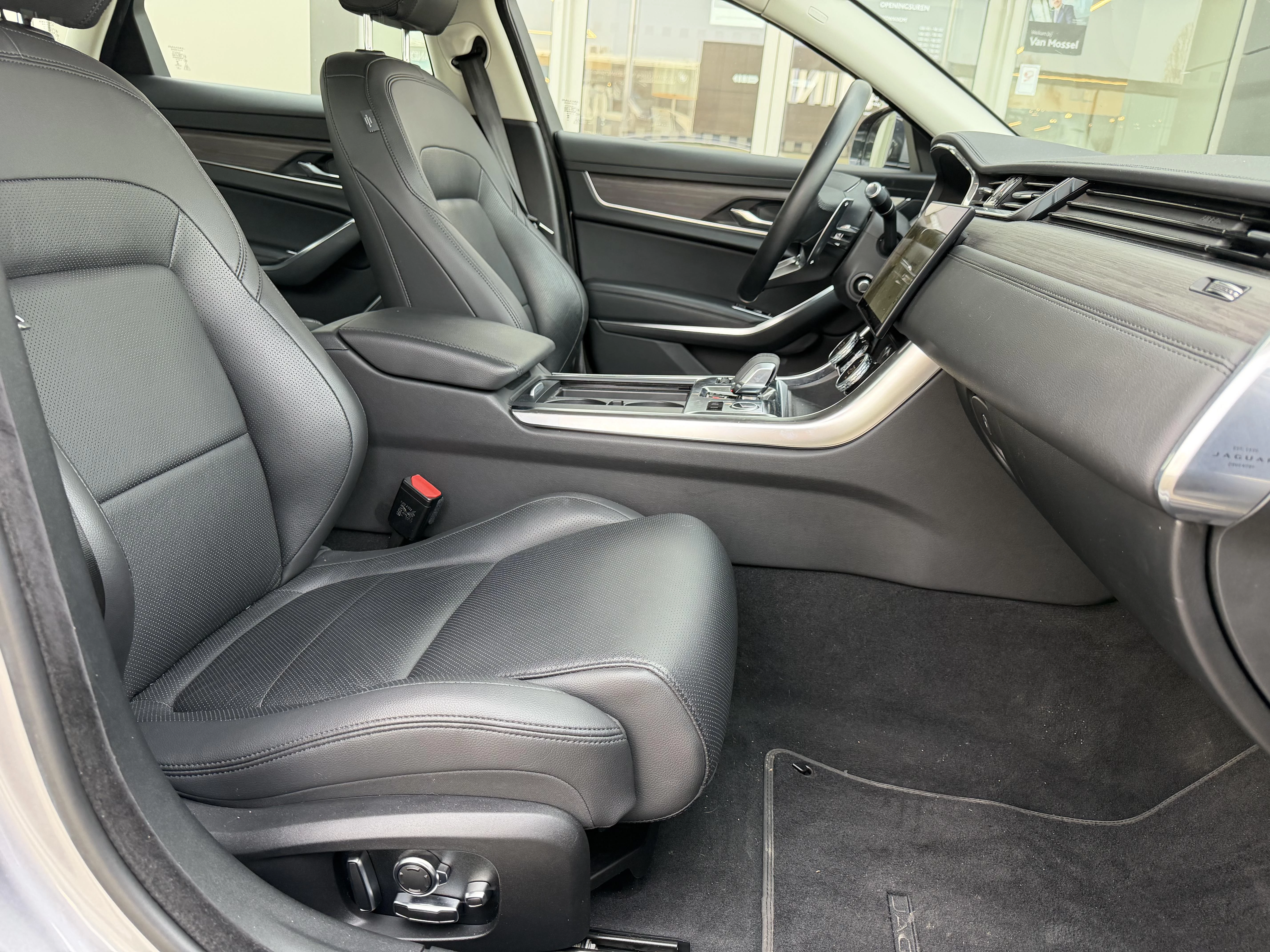 Jaguar XF D200 SE AWD