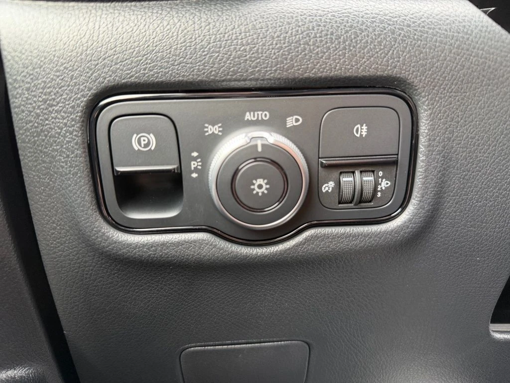 Mercedes-Benz-Vito 116-image-14