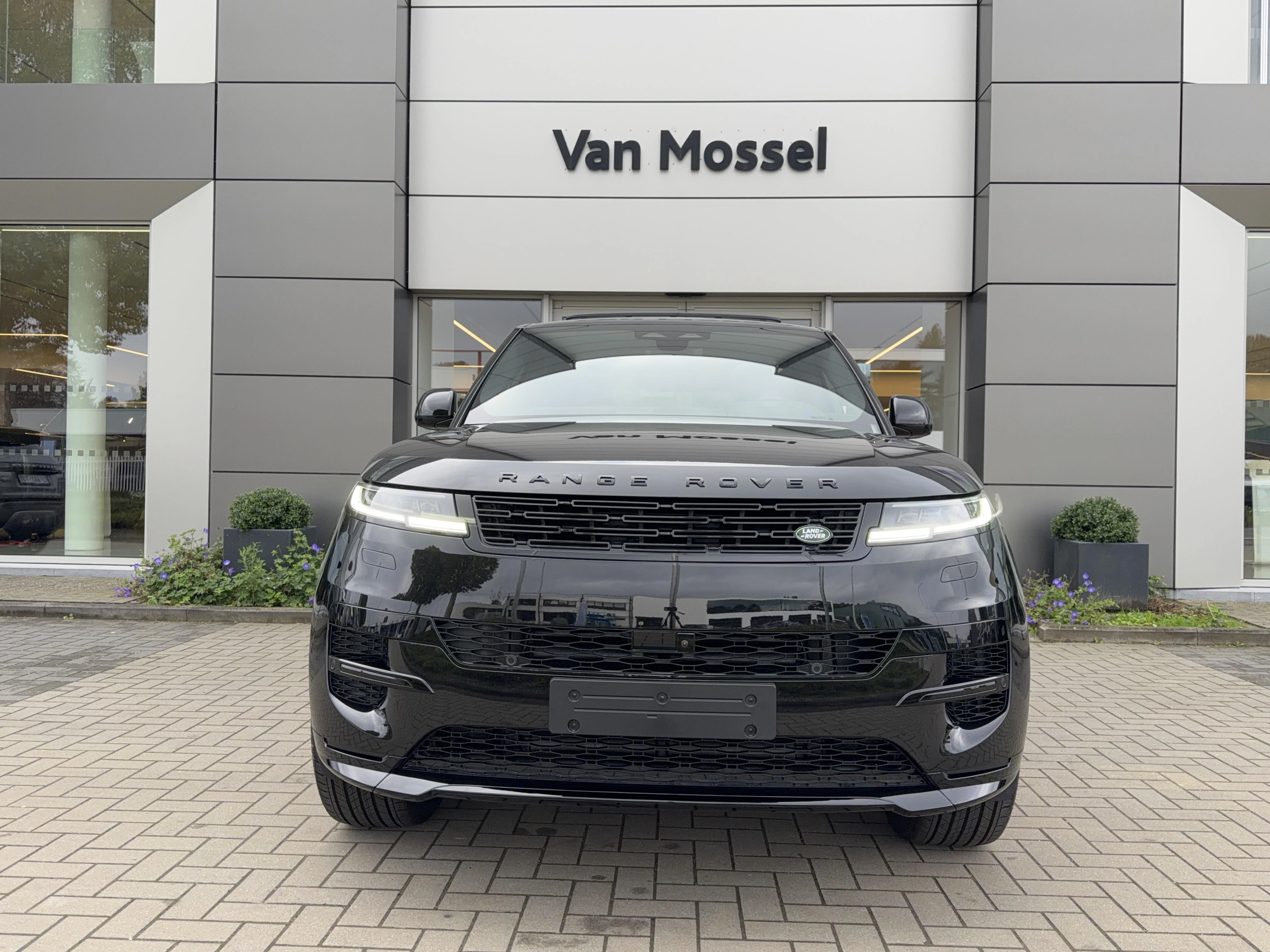Land Rover-Range Rover Sport-image-1