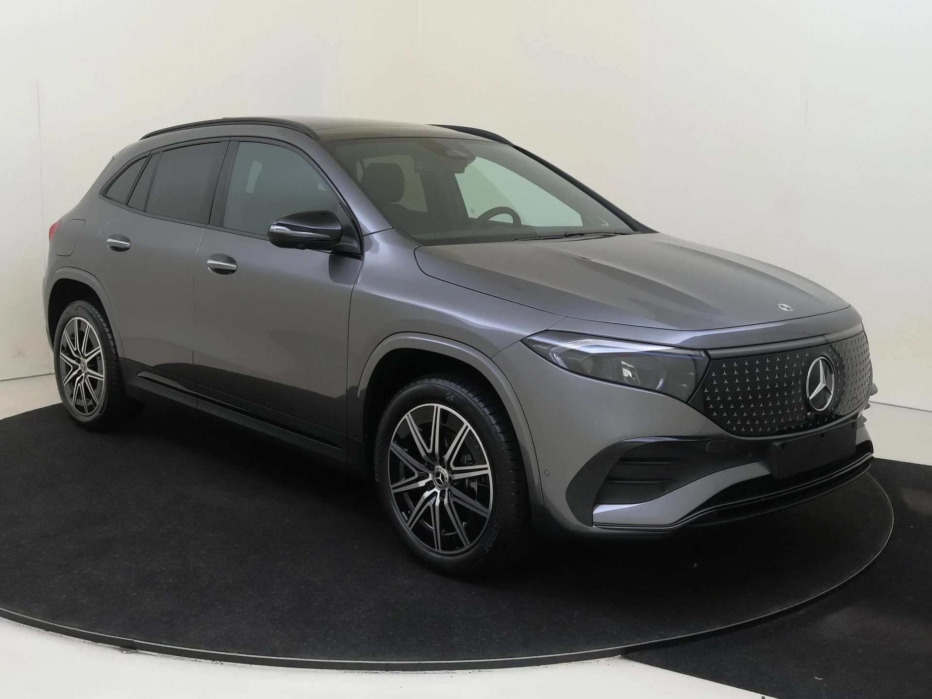 Mercedes-Benz-EQA-image-1