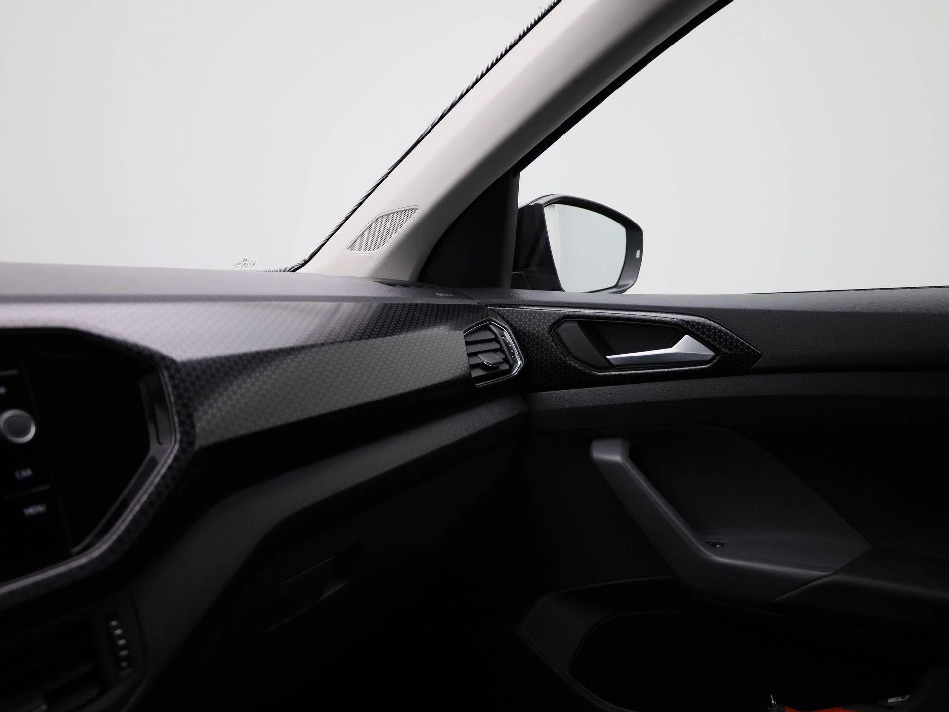Volkswagen-T-Cross-image-28