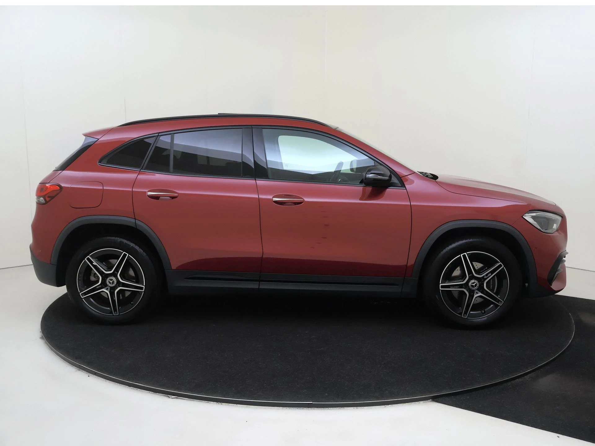 Mercedes-Benz GLA 250 e Business Solution AMG Limited