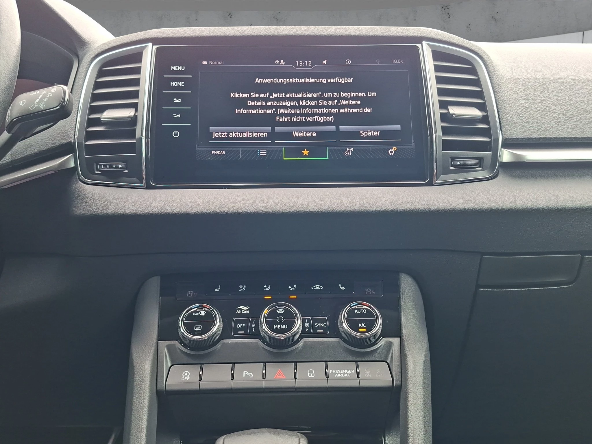 Škoda Karoq Tour 1.5 TSI ACT Aut. | LED | AHK | ACC | RFK | SHZ | LMF | Navi