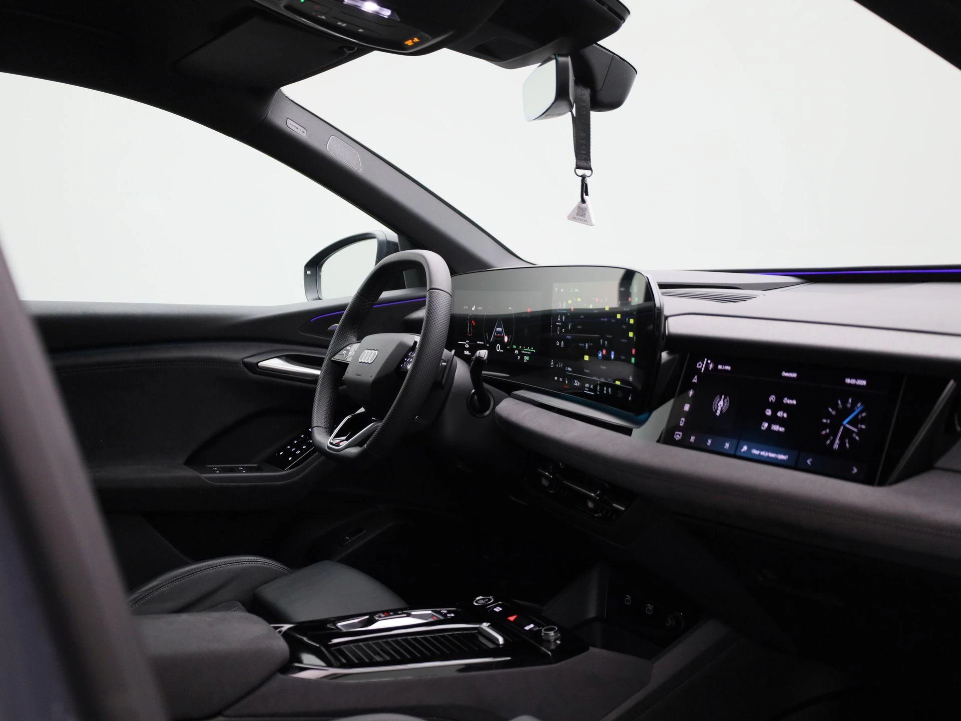 Audi-Q6 e-tron-image-41