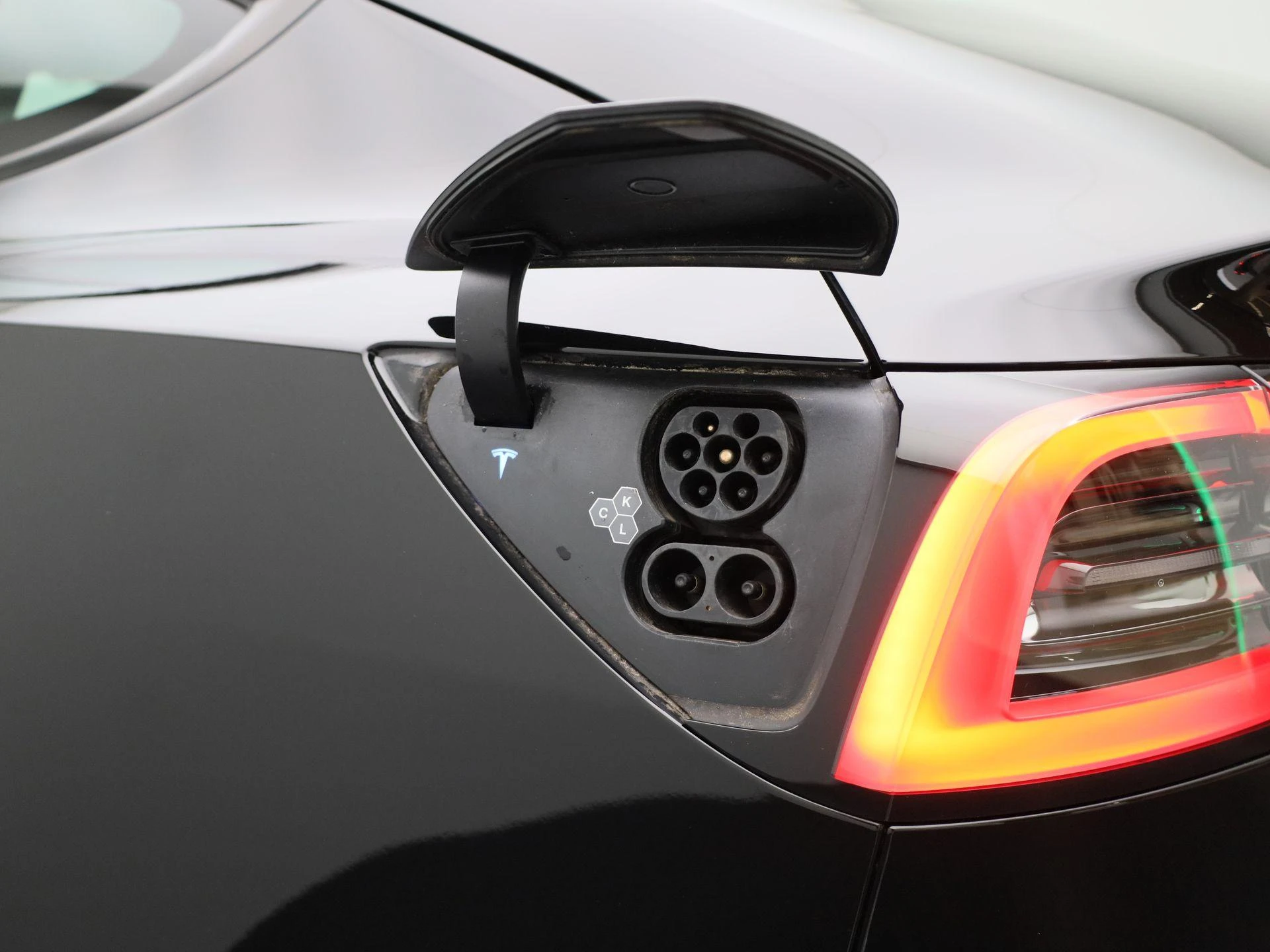 Tesla-Model 3-image-22