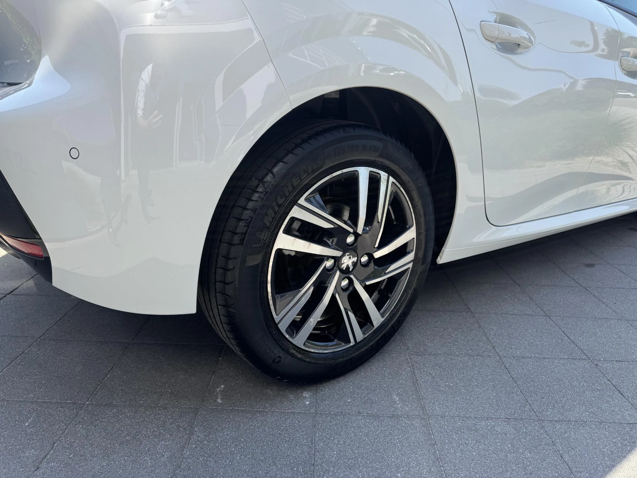 Peugeot-208-image-12