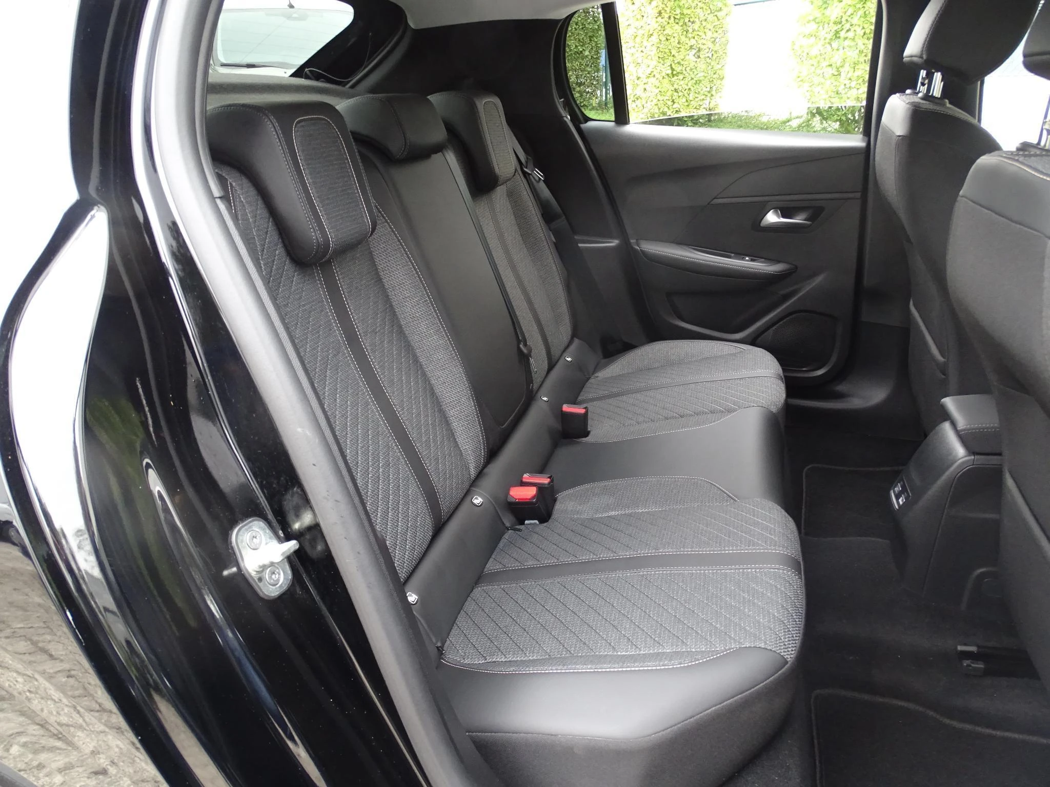 Peugeot-208-image-10