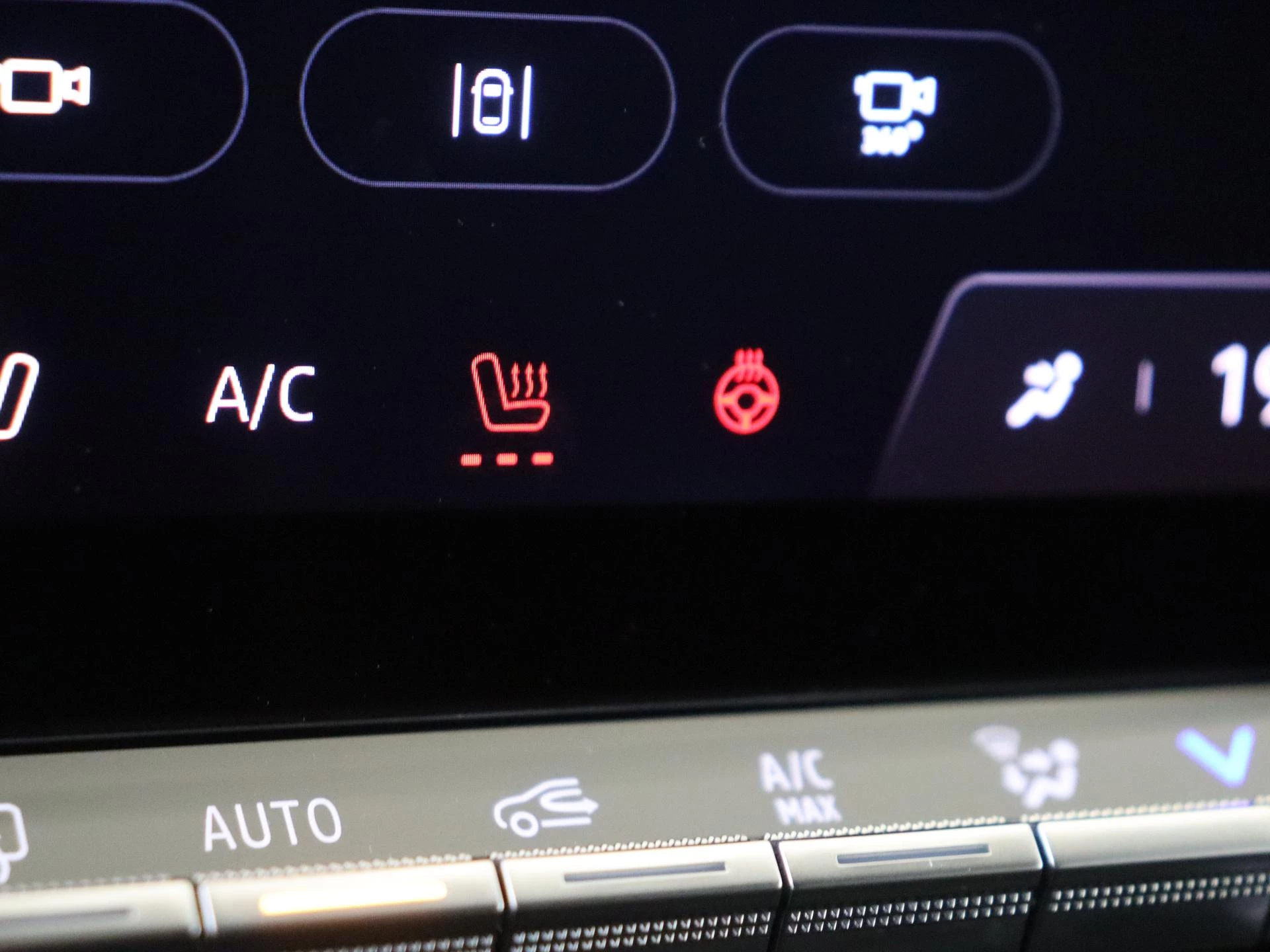 Renault-Megane E-Tech-image-22