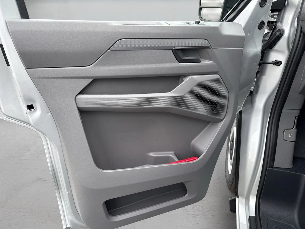 Volkswagen Transporter T 7 Kombi 2.0l TDI VAL