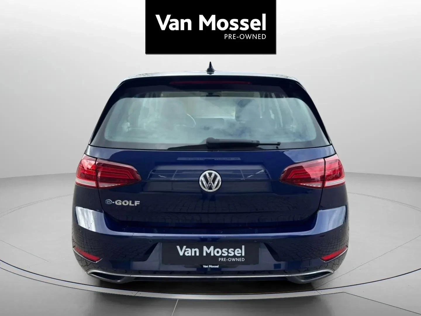 Volkswagen-e-Golf-image-5