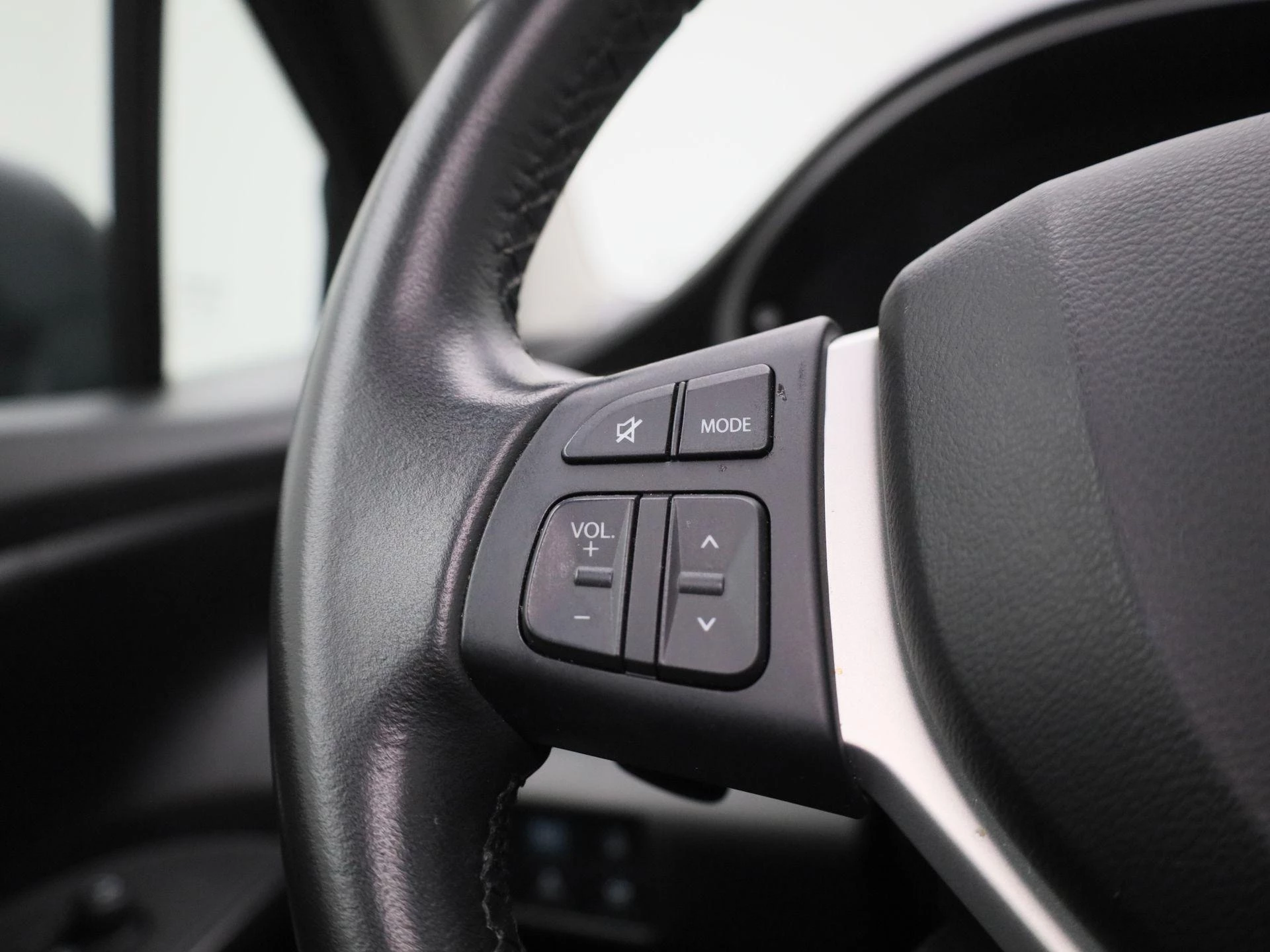Suzuki-S-Cross-image-18