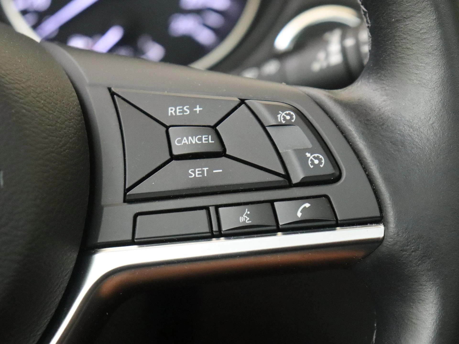 Nissan-QASHQAI-image-12