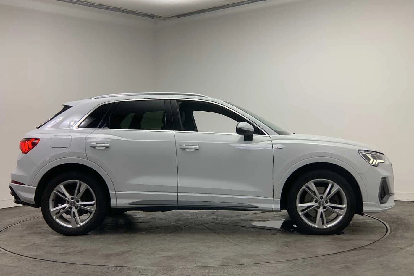 Audi-Q3-image-3