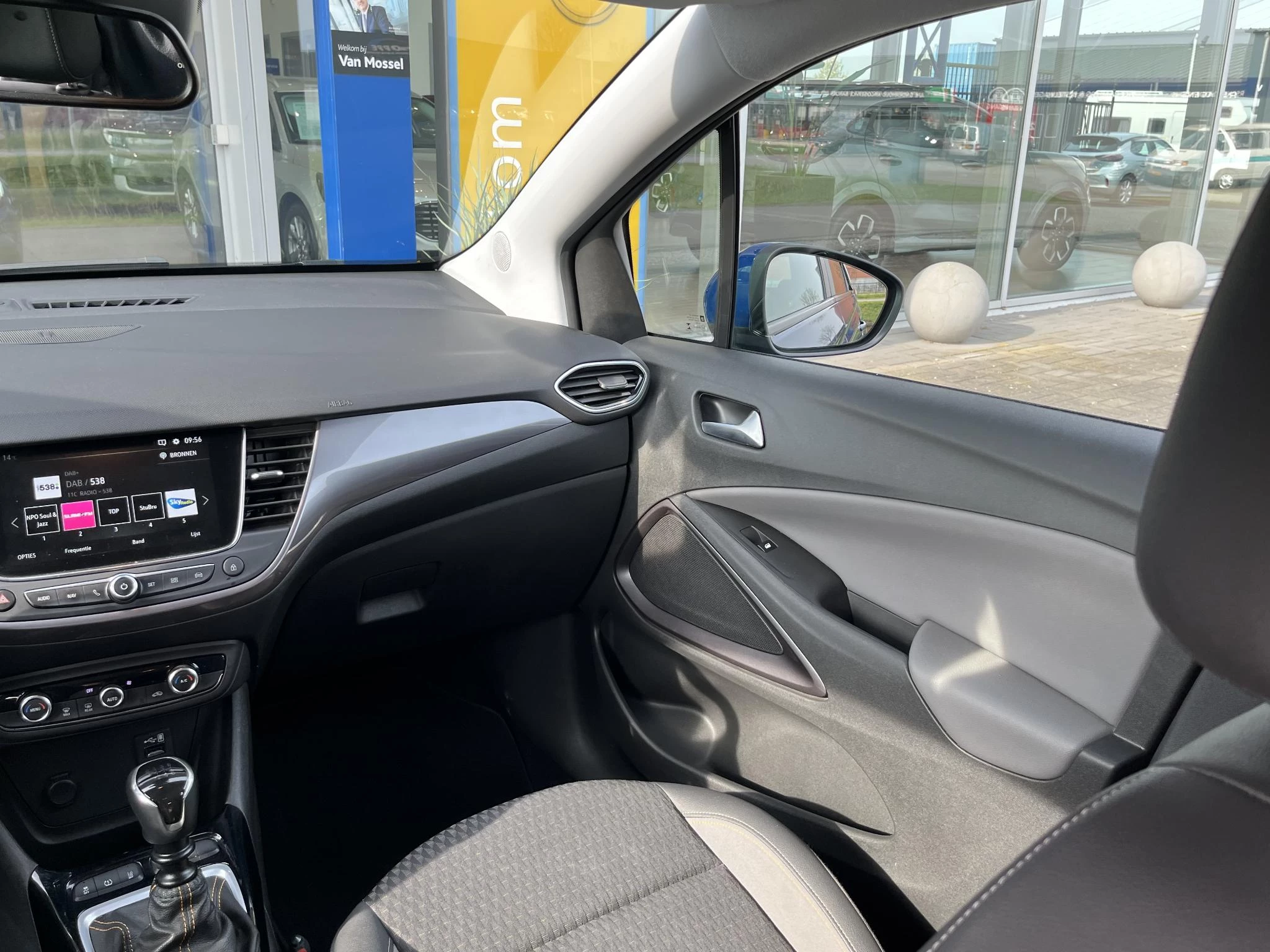 Opel-Crossland X-image-40