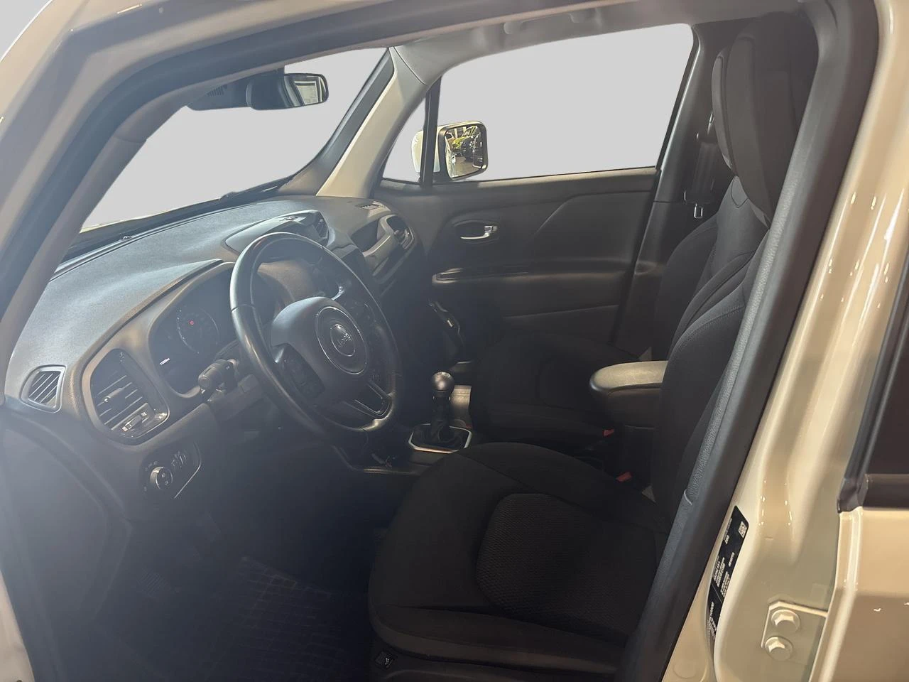 Jeep-Renegade-image-7