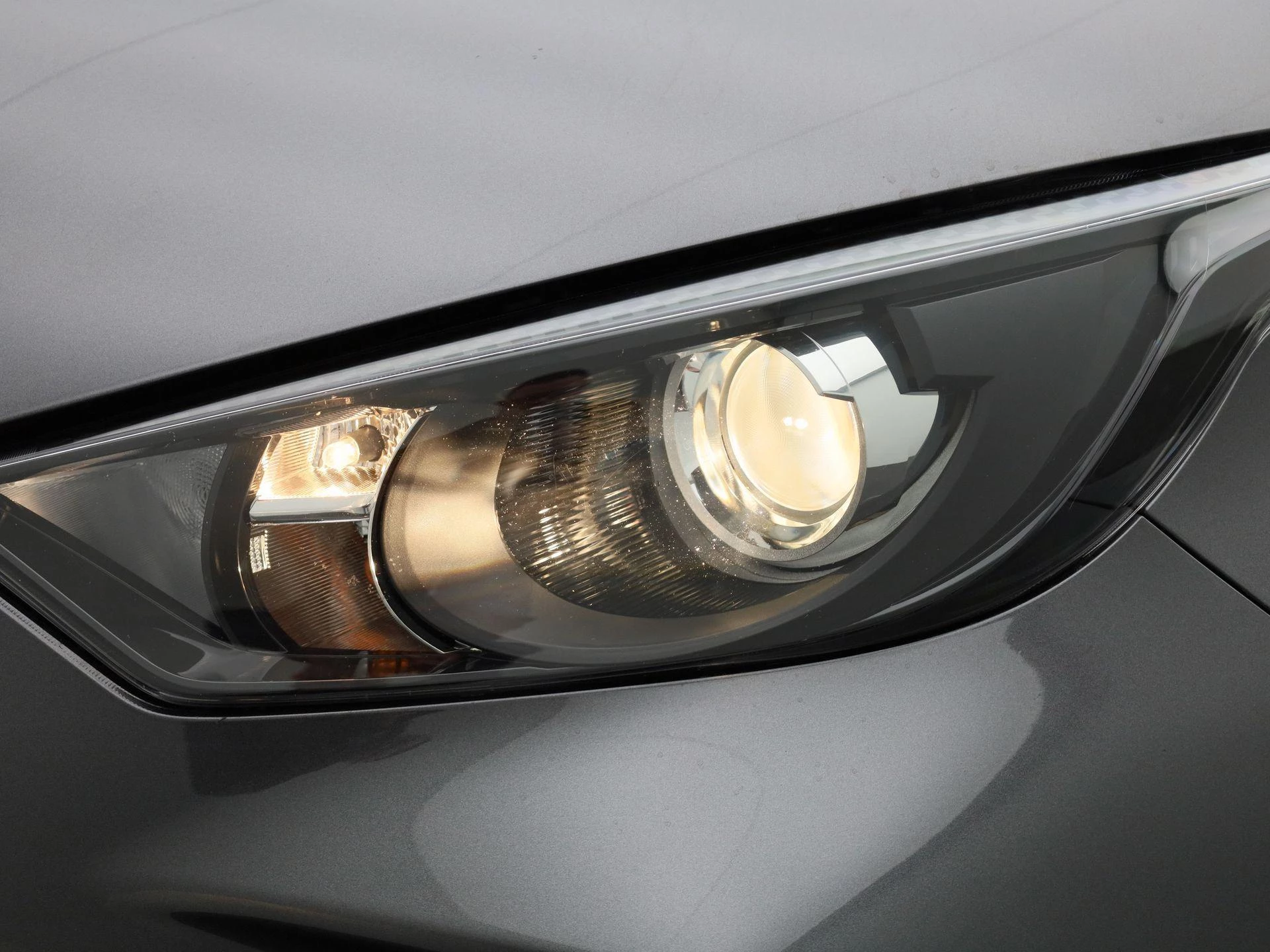 Mazda-2 Hybrid-image-12