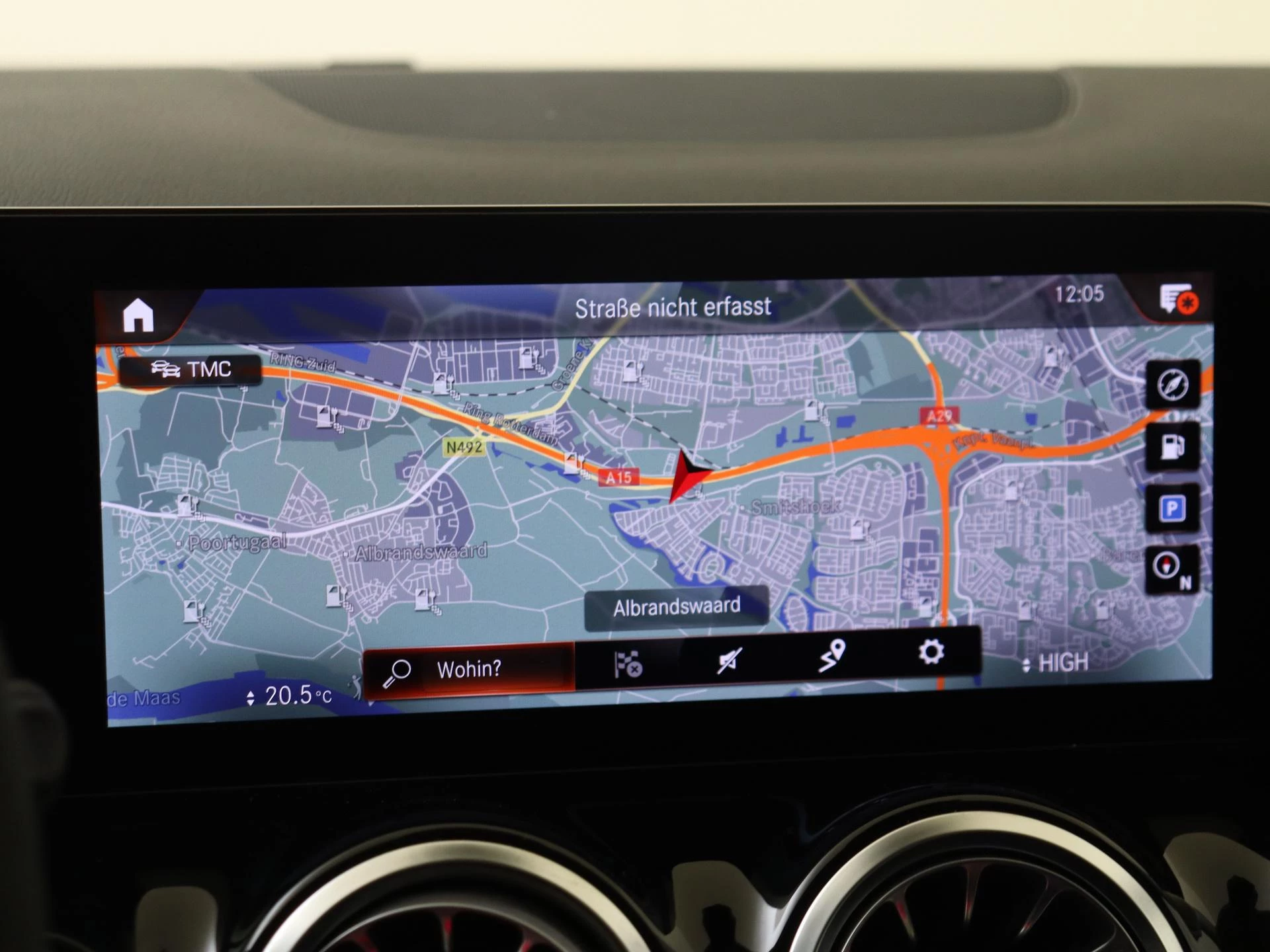 Mercedes-Benz-B-Klasse-image-16