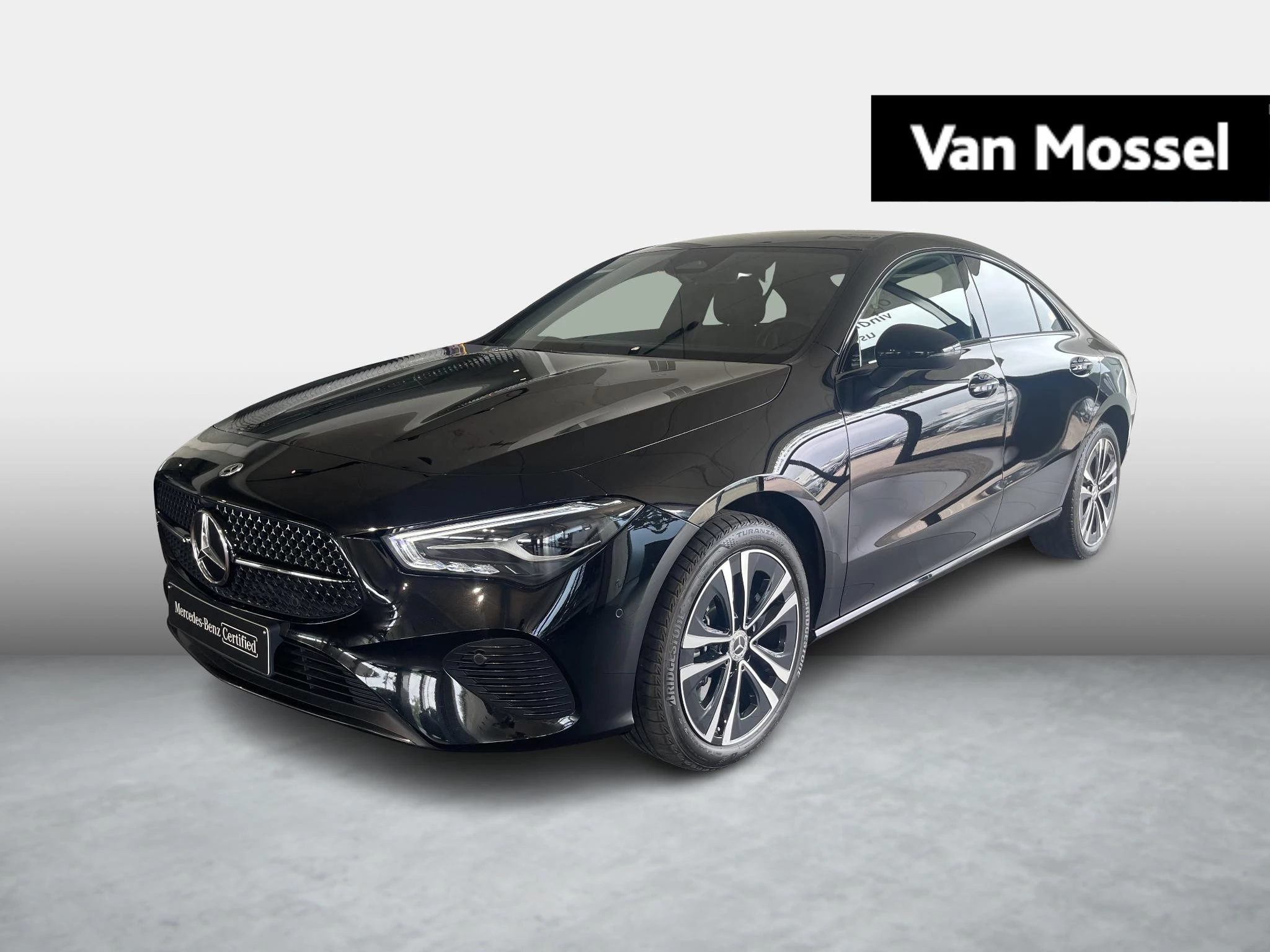 Mercedes-Benz-CLA-image-0