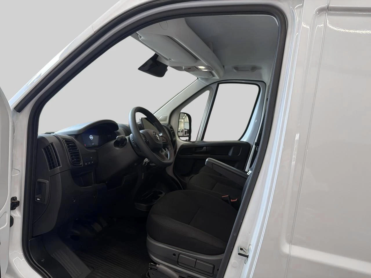Opel-Movano-image-7