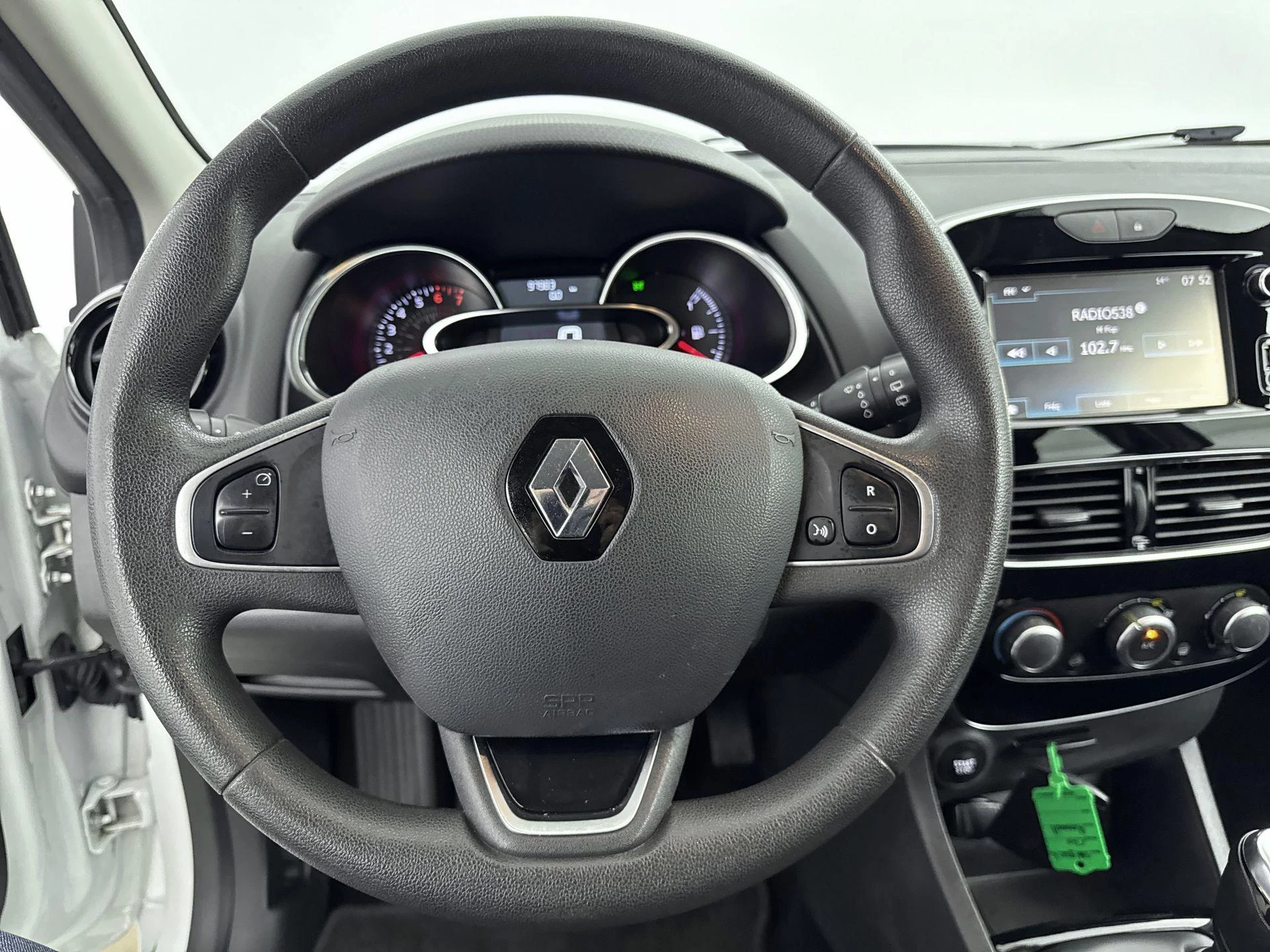 Renault-Clio-image-19