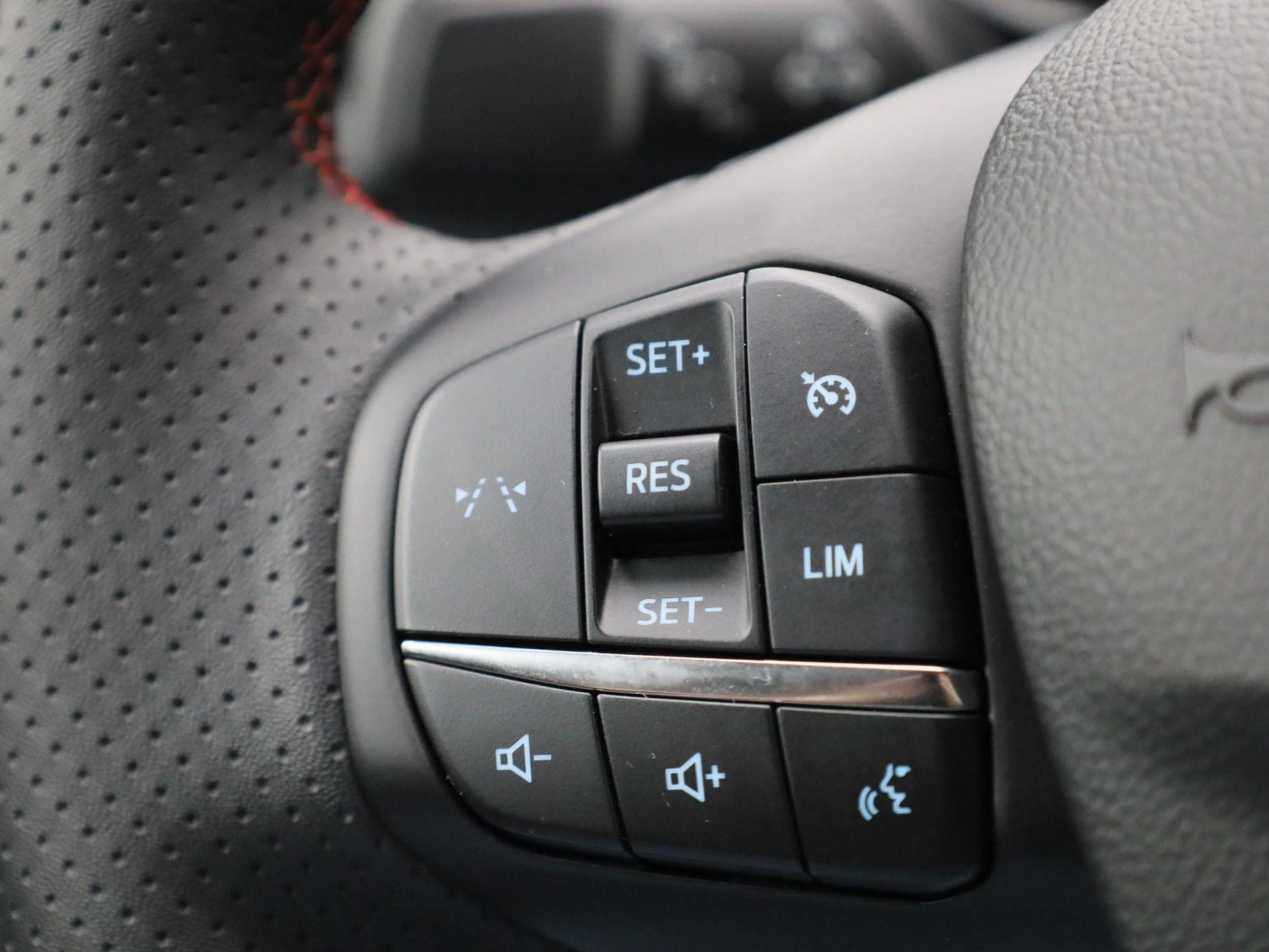 Ford-Kuga-image-17