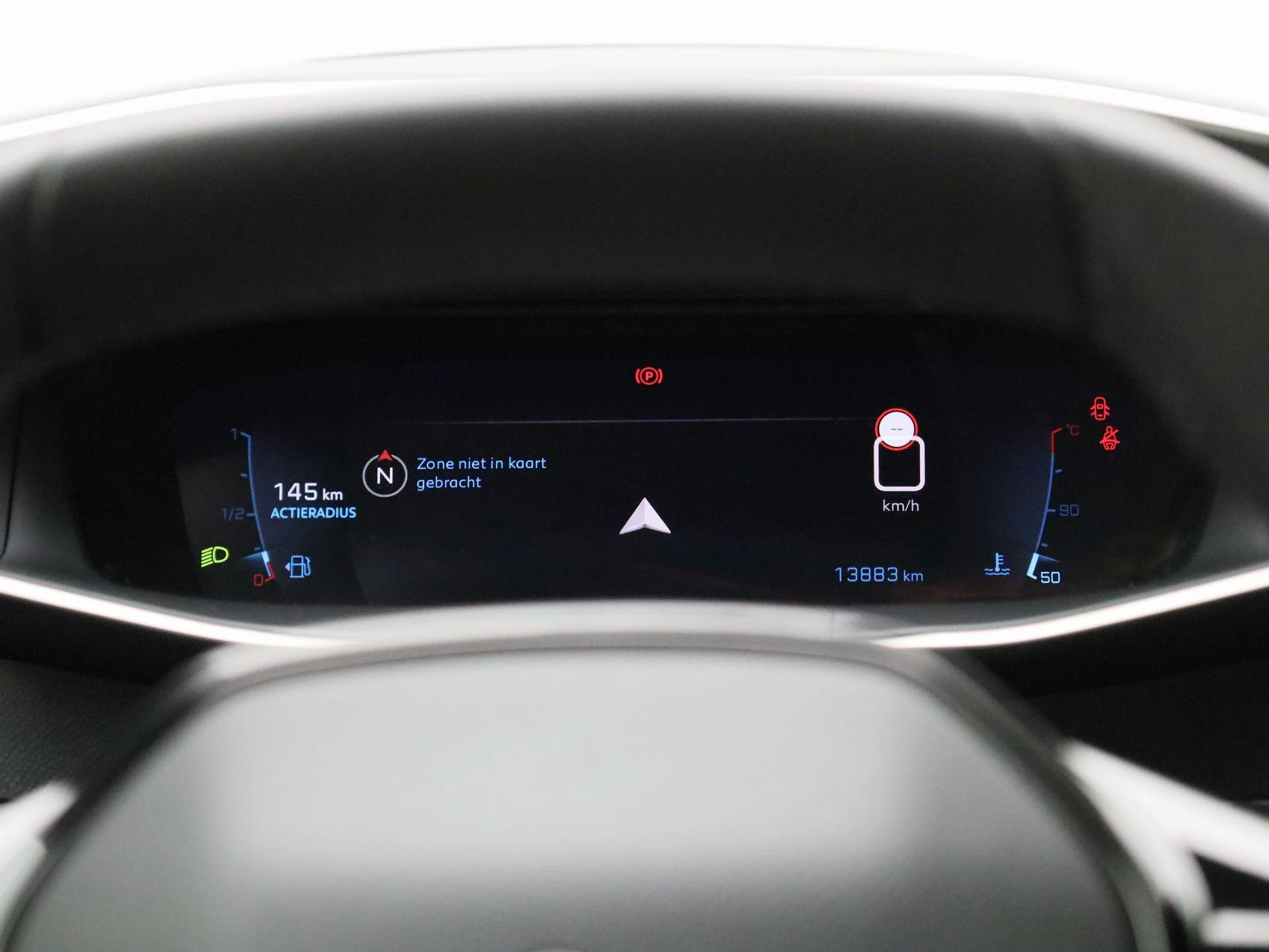 Peugeot 208 - 8