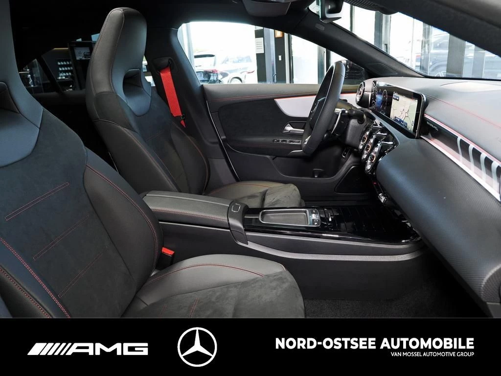 Mercedes-Benz CLA 35 AMG 4m NIGHT PANO SOUND DISTRONIC AMG Line