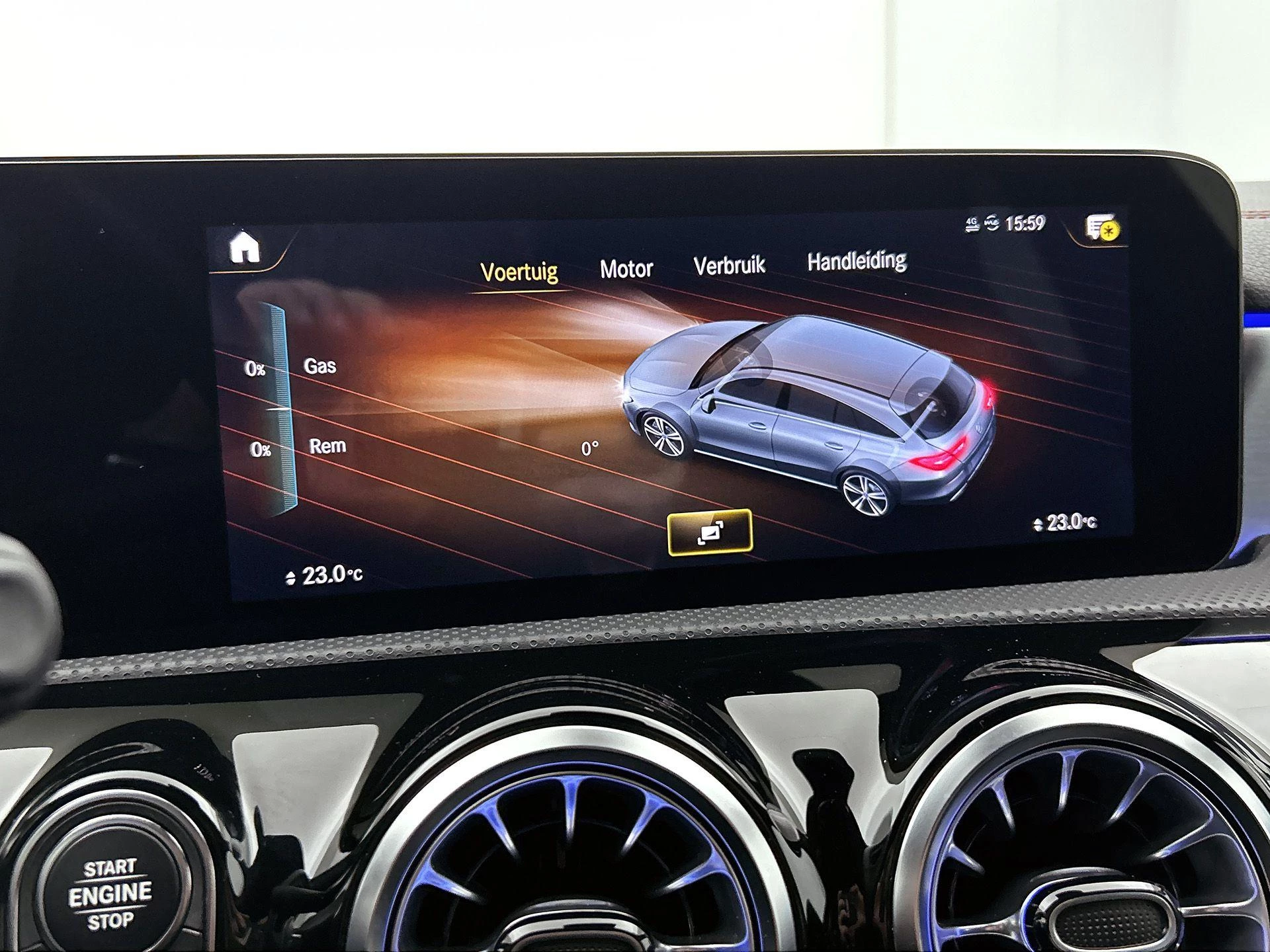 Mercedes-Benz-CLA-image-10