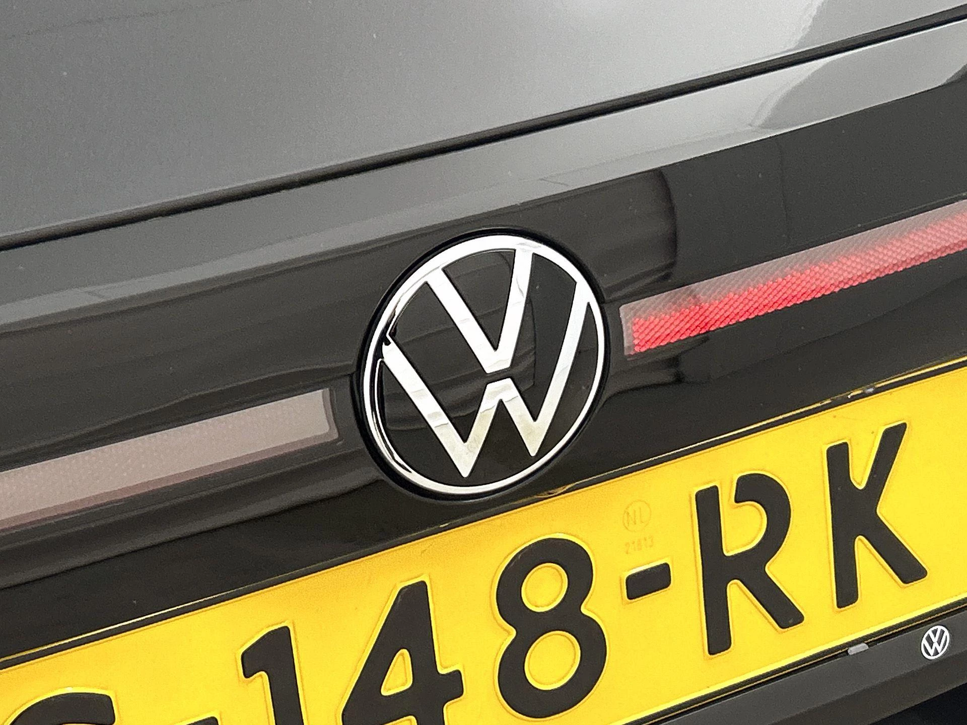 Volkswagen-T-Cross-image-12