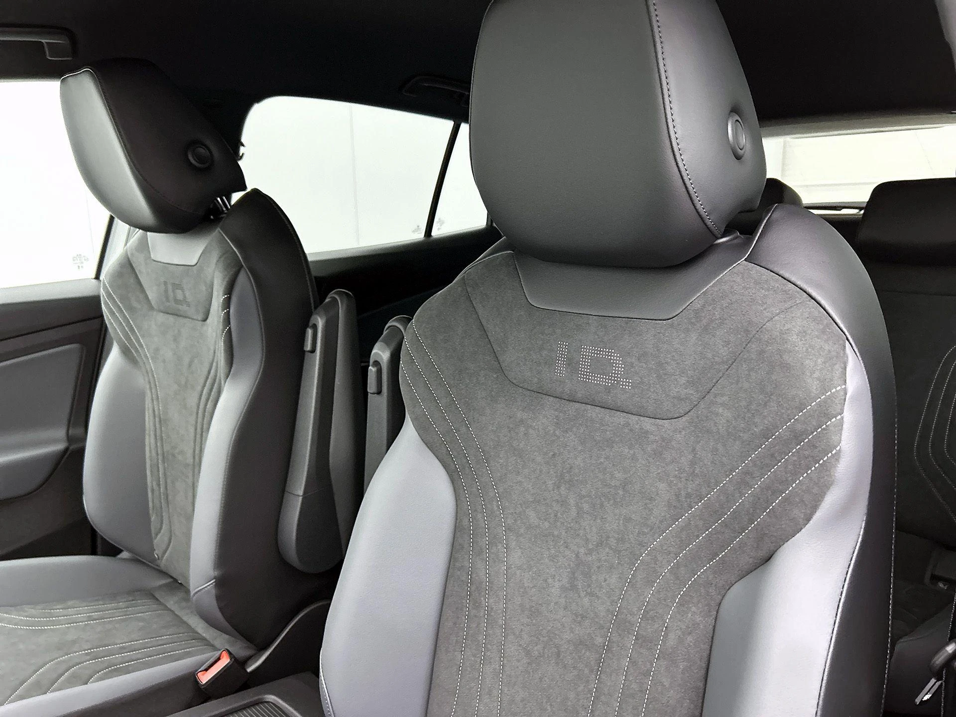 Volkswagen-ID.4-image-12