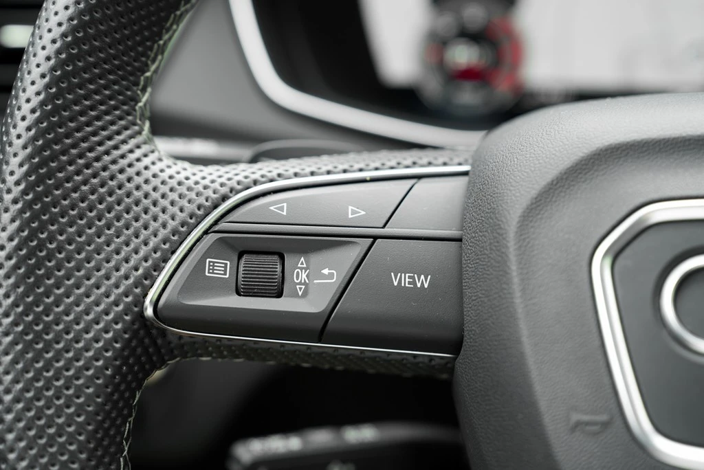 Audi Q5 50 TDI S line Matrix Panorama 360° B&O Headup